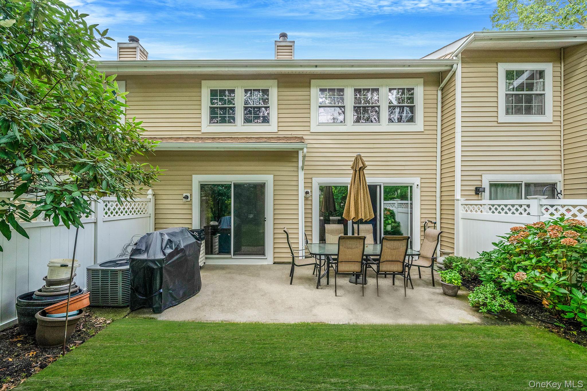 185 Colony Drive N, Holbrook, NY 11741