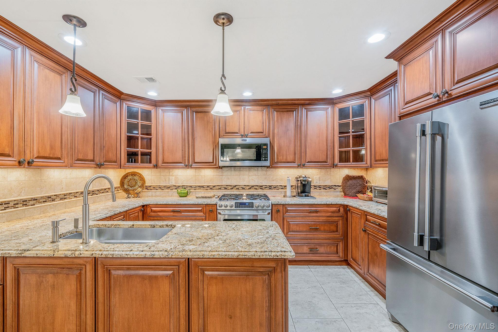 185 Colony Drive N, Holbrook, NY 11741