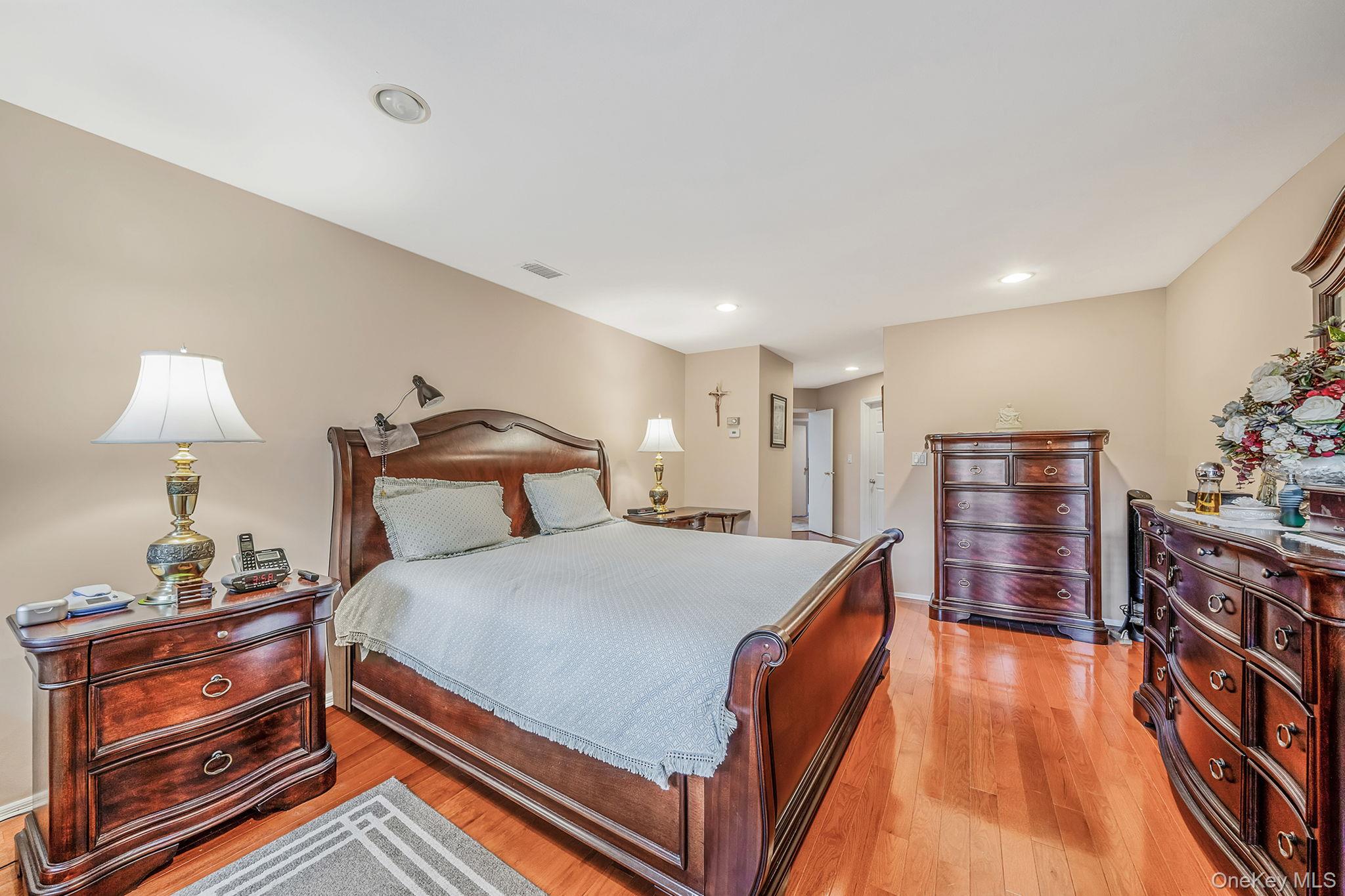 185 Colony Drive N, Holbrook, NY 11741