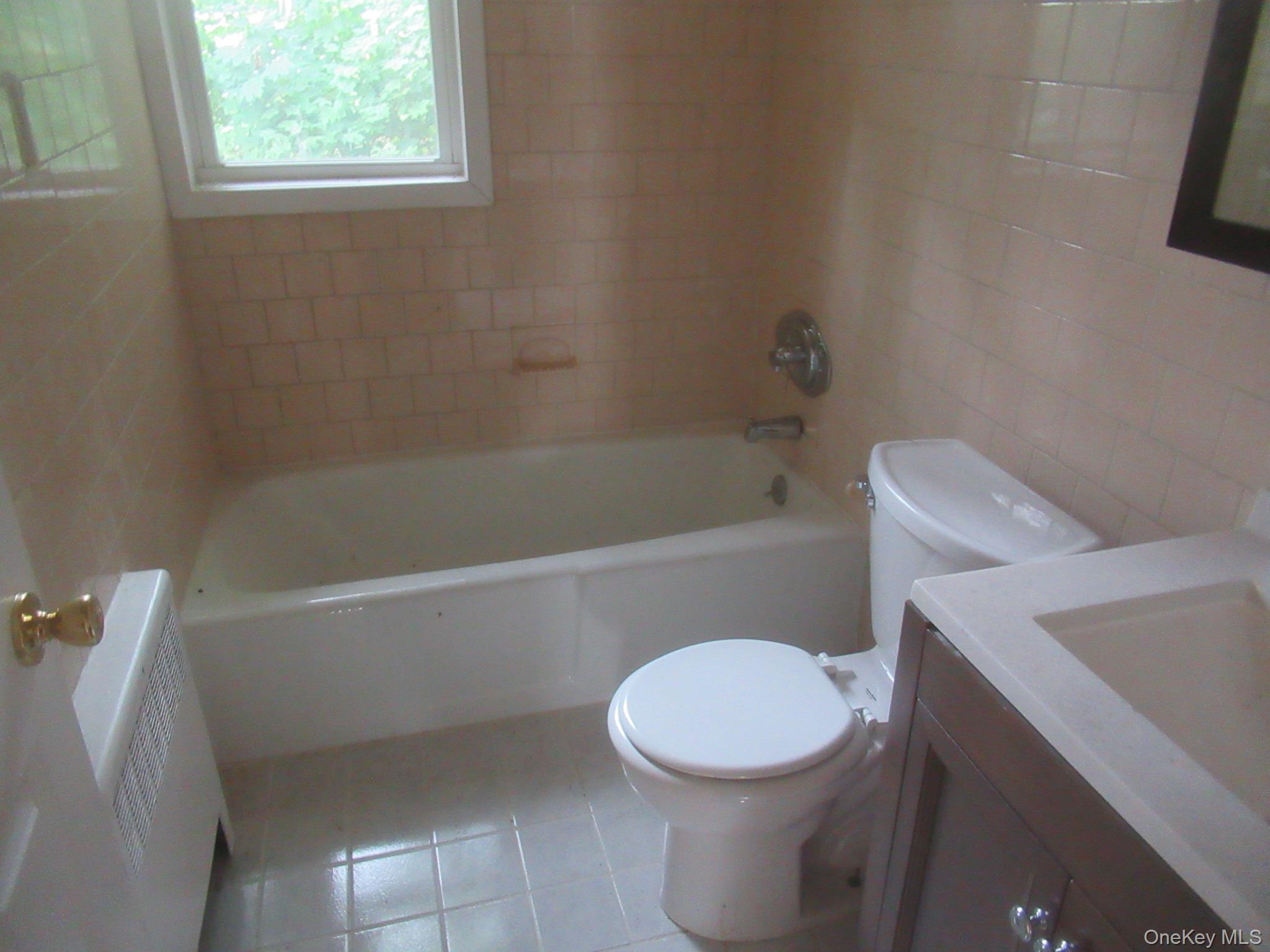 33 Meadow Avenue, Chester, NY 10918