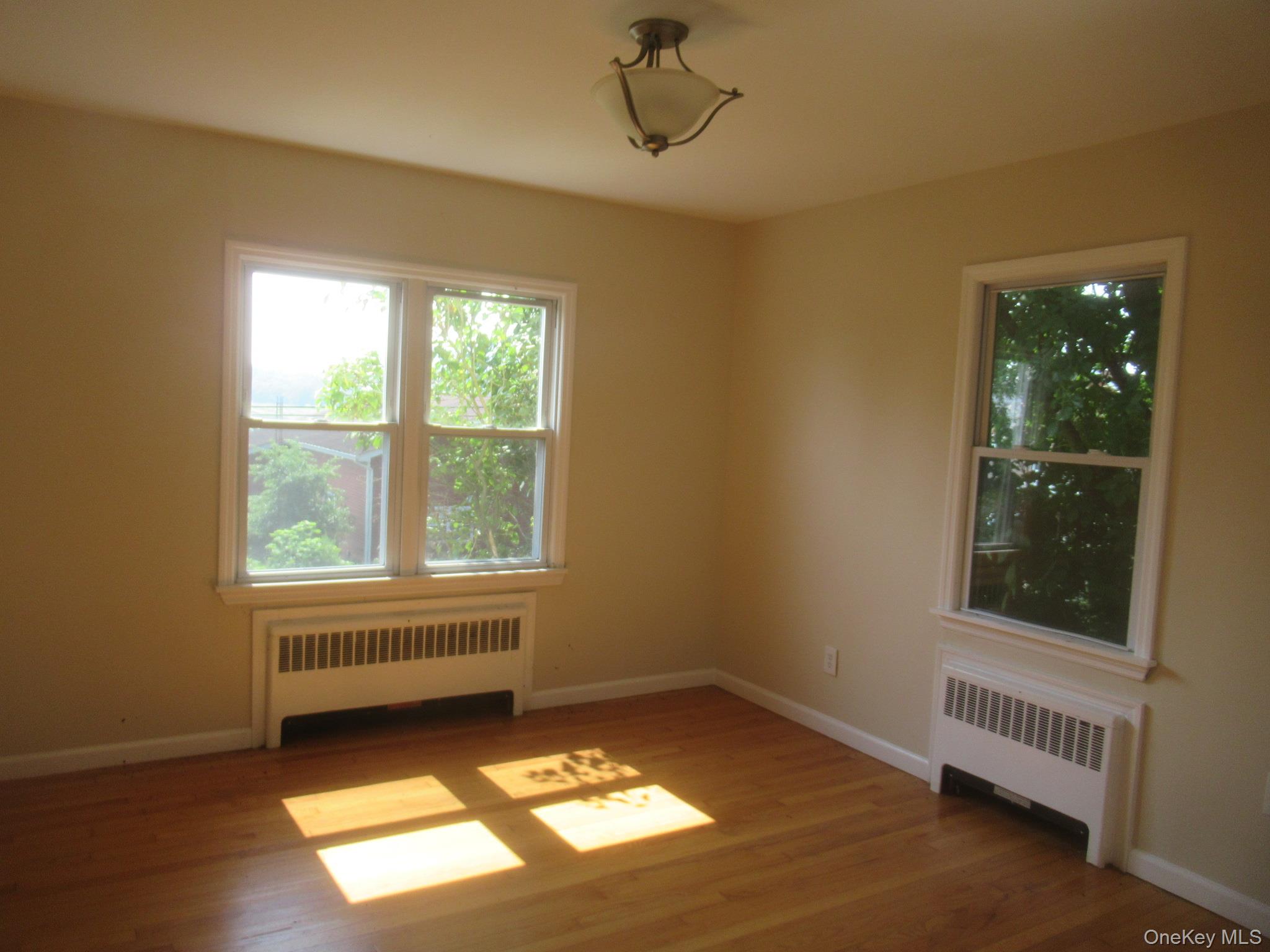 33 Meadow Avenue, Chester, NY 10918