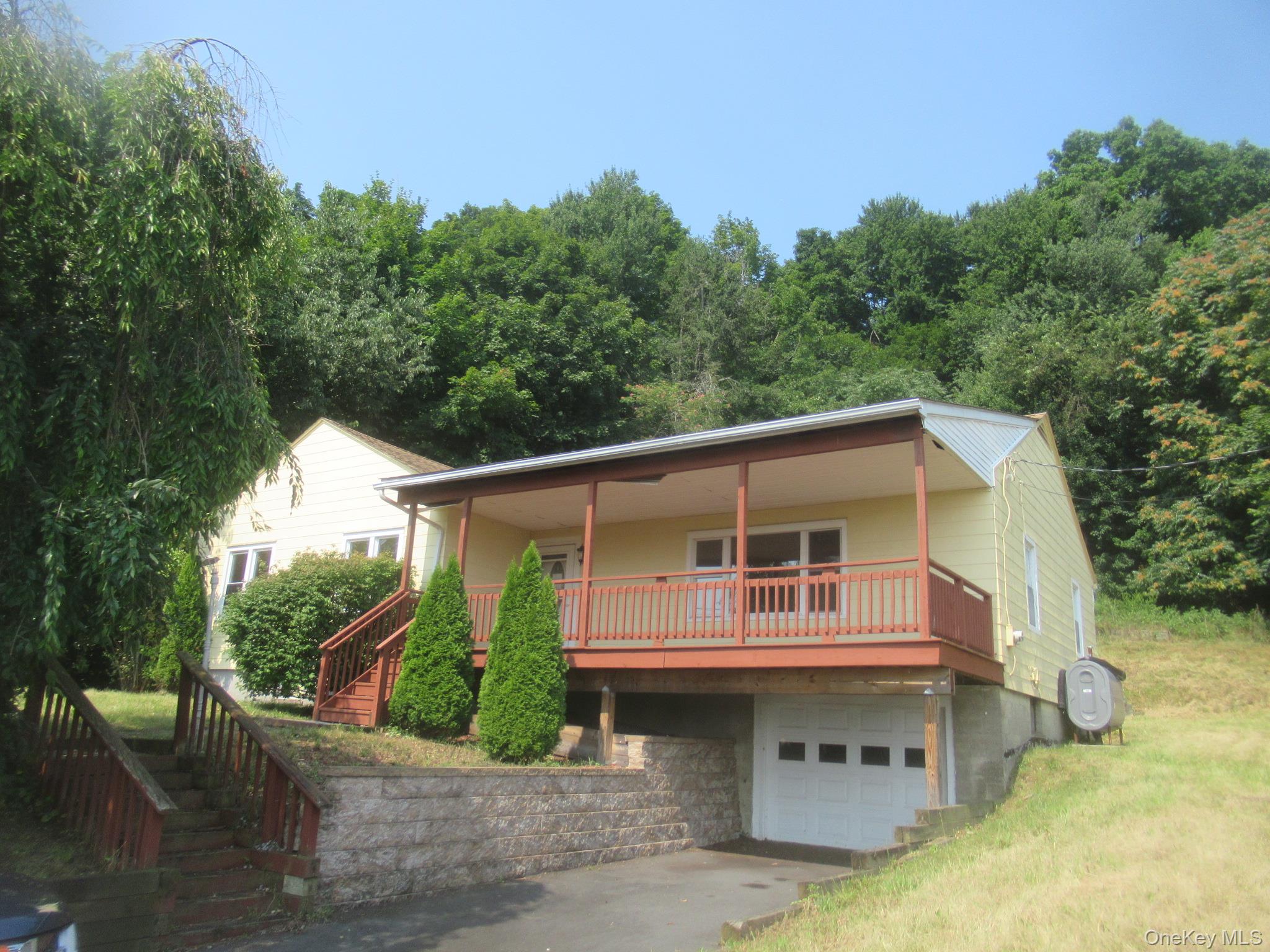 33 Meadow Avenue, Chester, NY 10918