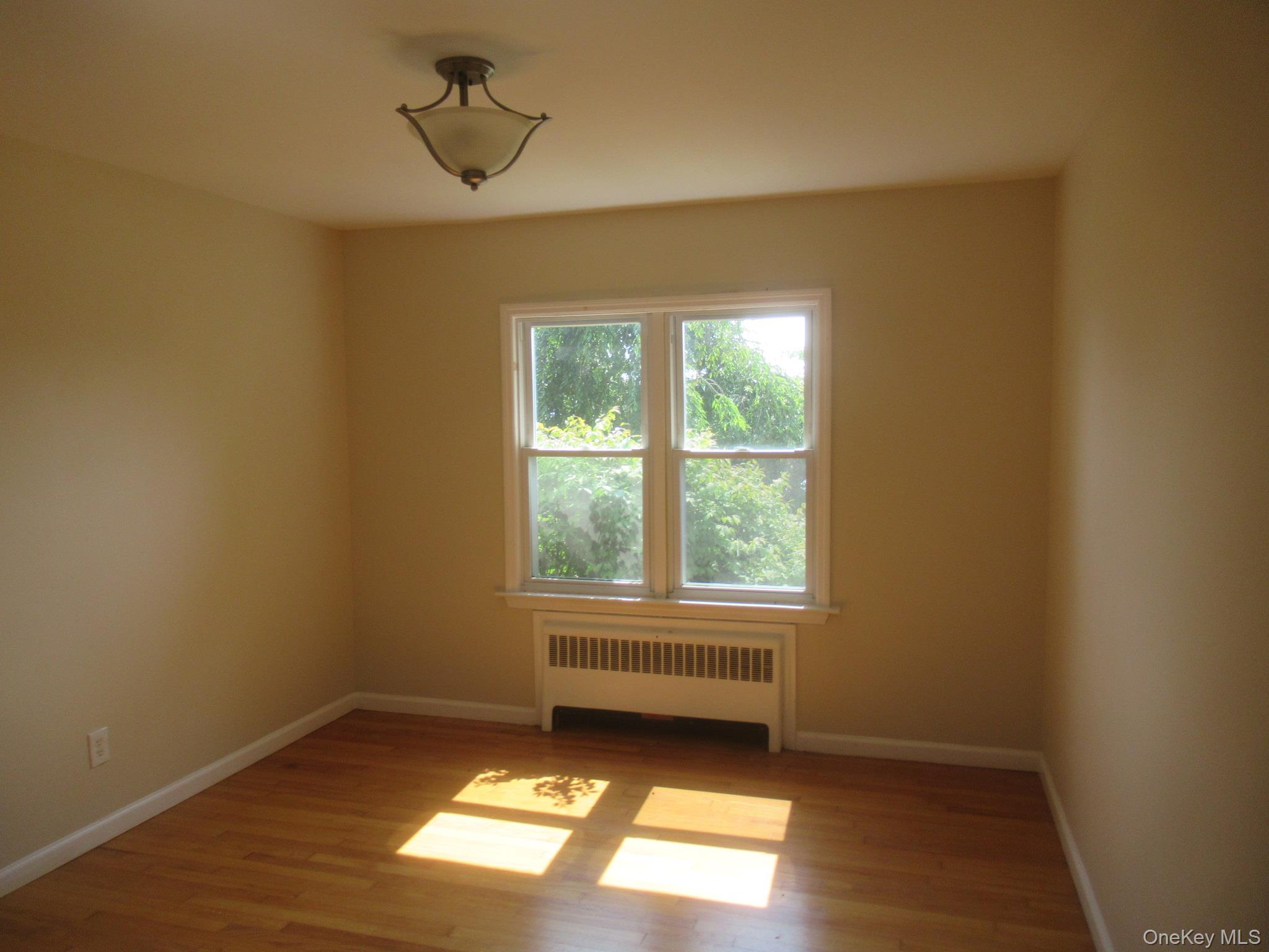 33 Meadow Avenue, Chester, NY 10918