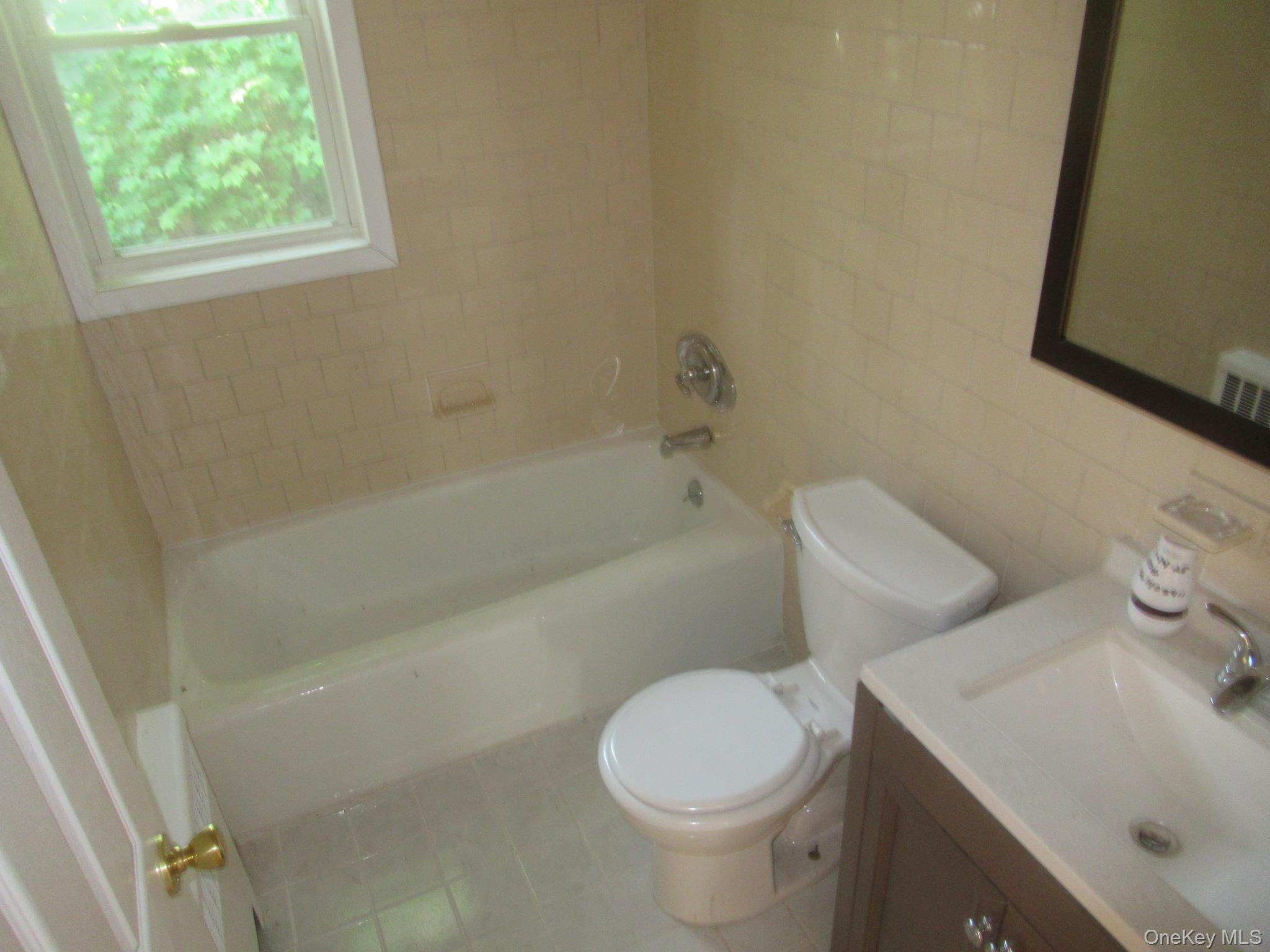 33 Meadow Avenue, Chester, NY 10918