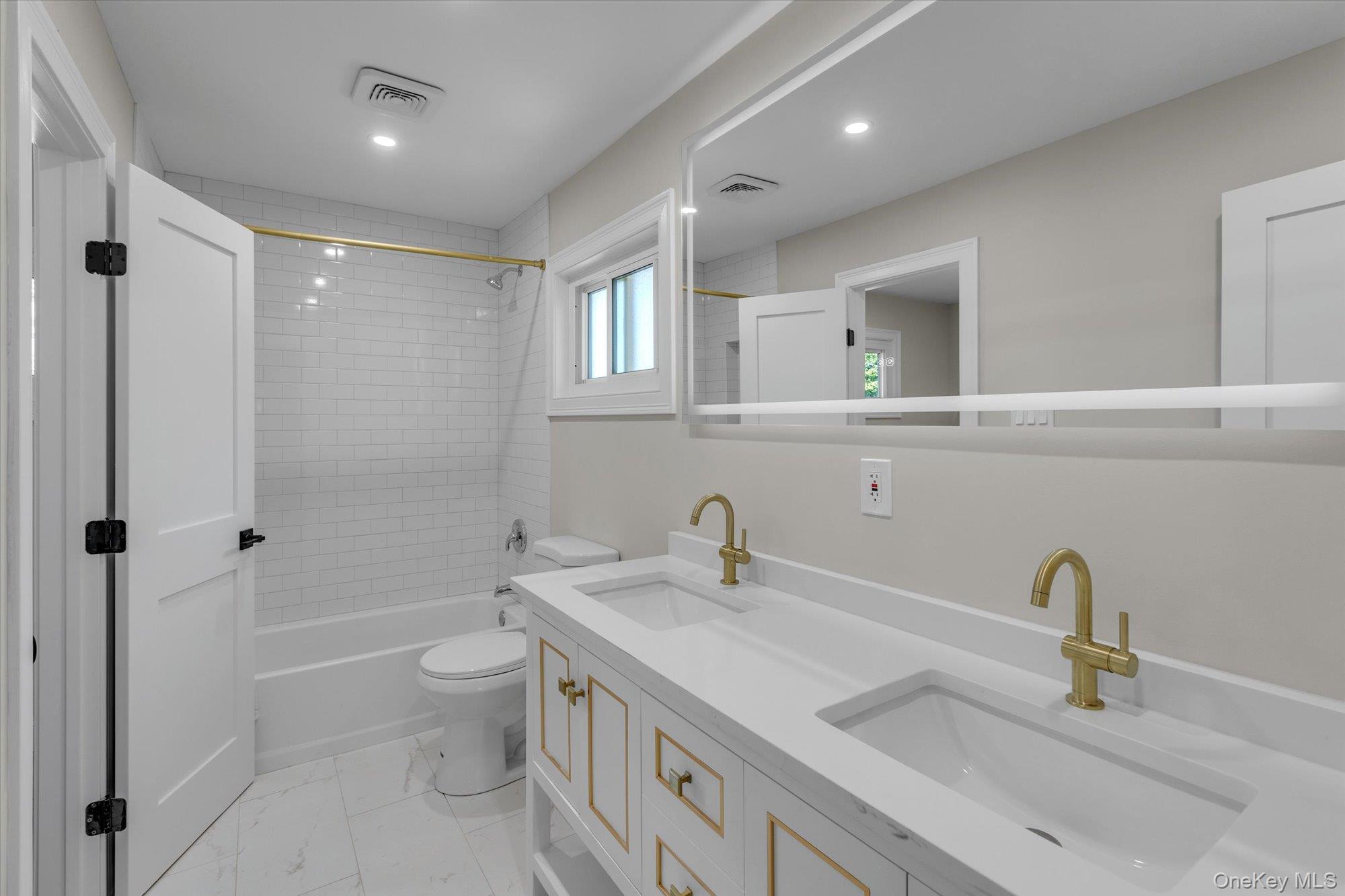 1 Spencer Way, Kings Park, NY 11754