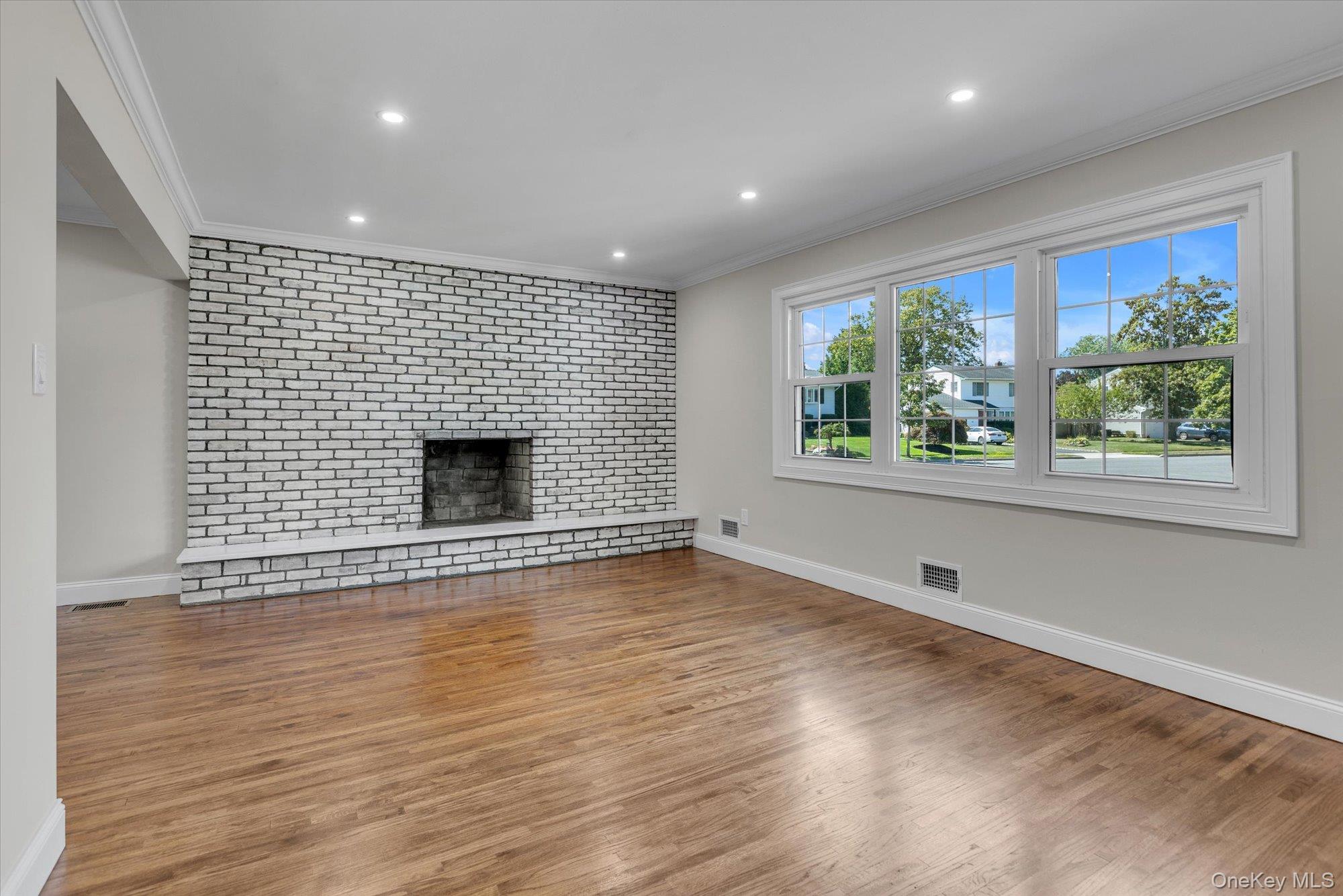 1 Spencer Way, Kings Park, NY 11754