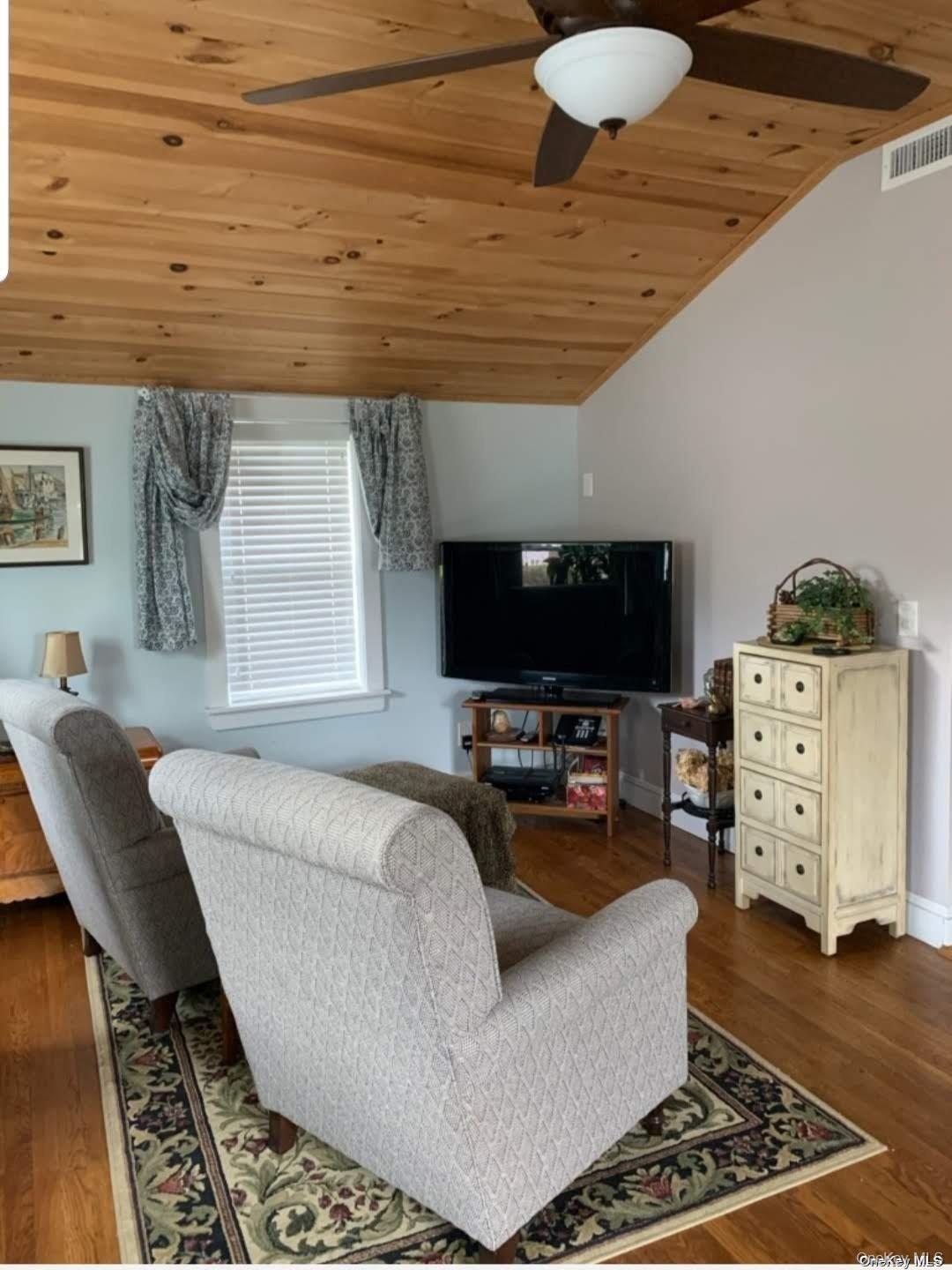 188 W Main Street, Oyster Bay, NY 11771