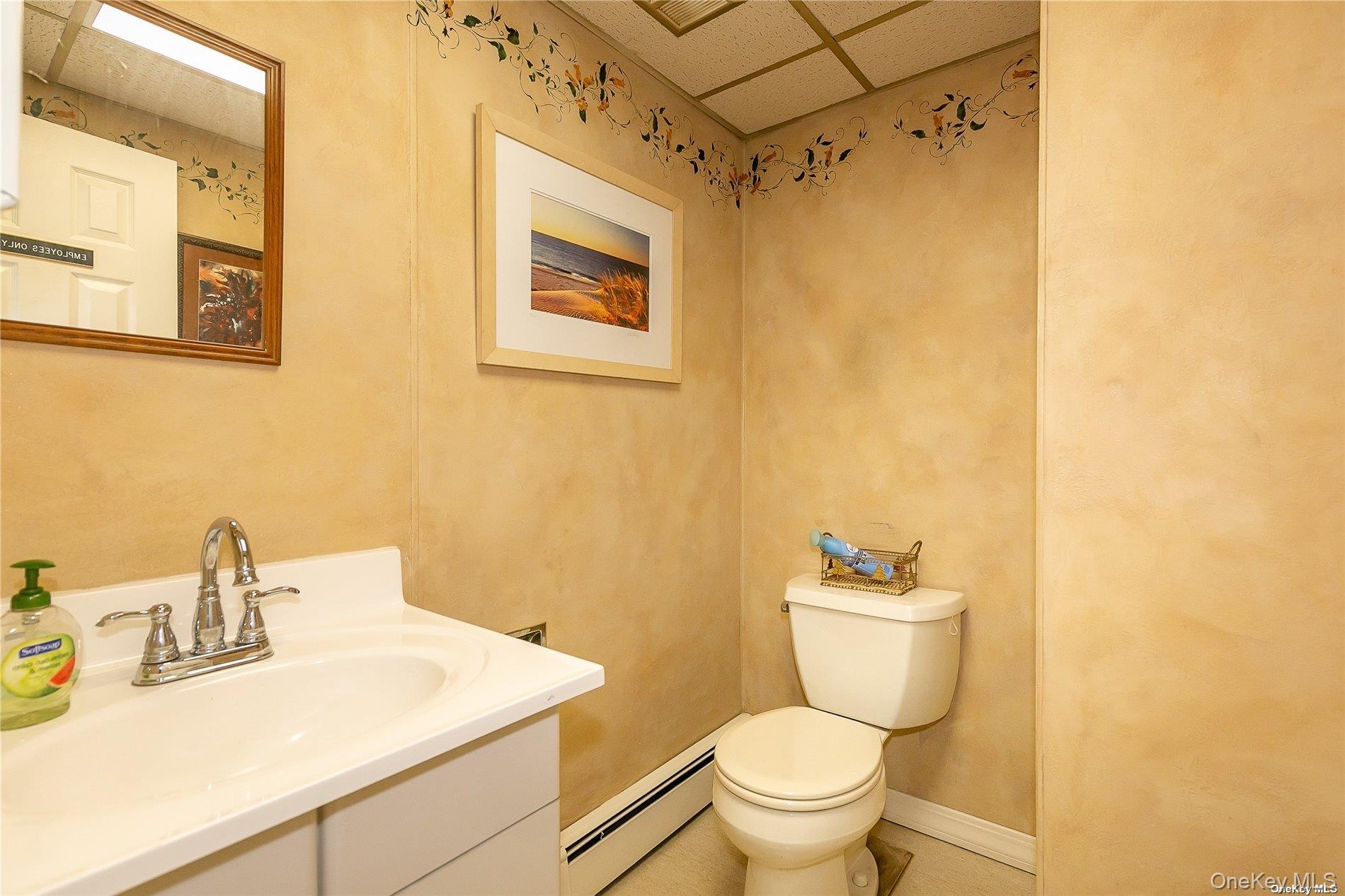 188 W Main Street, Oyster Bay, NY 11771