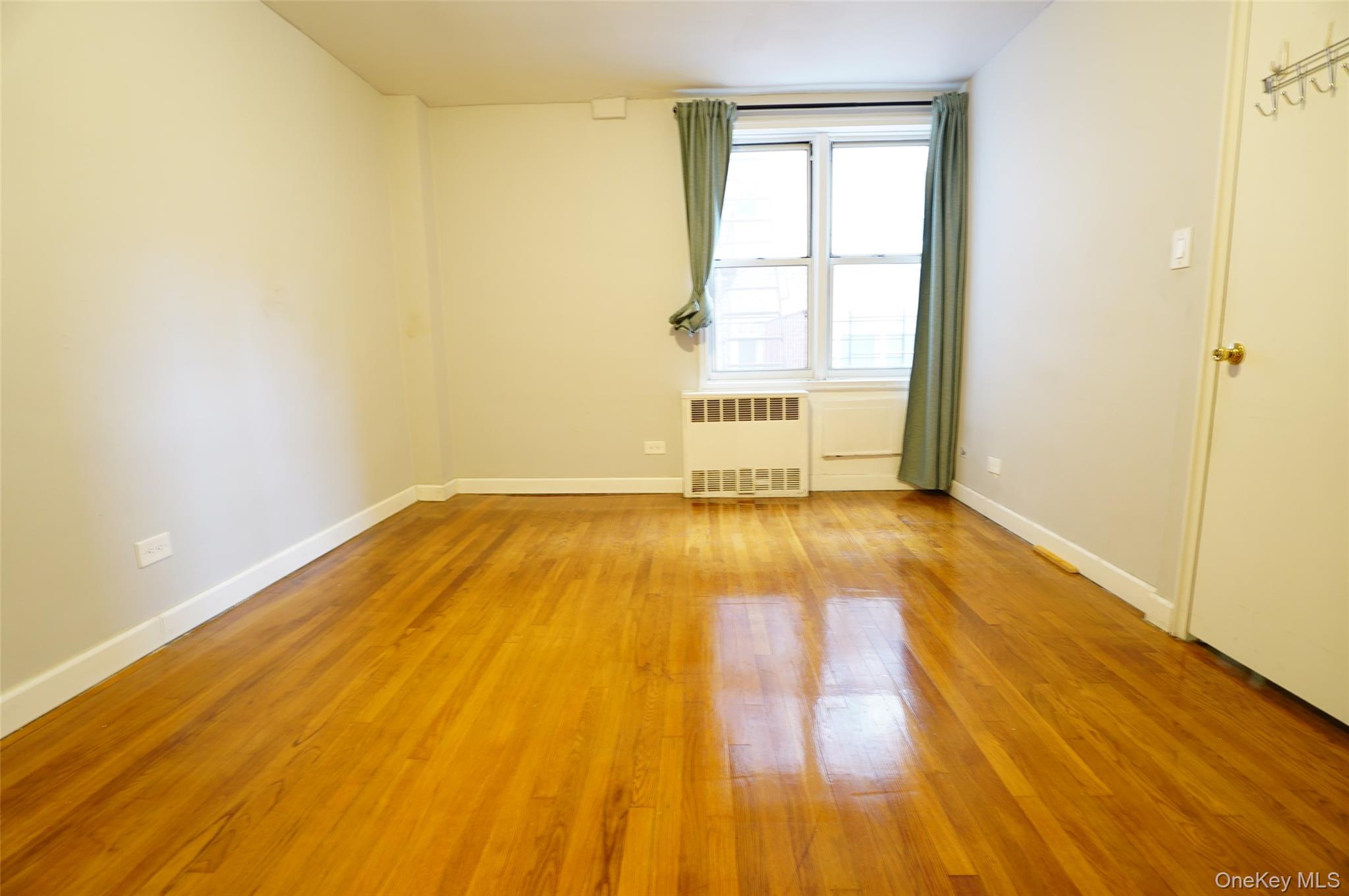 63-45 Saunders Street # 3G, Rego Park, NY 11374