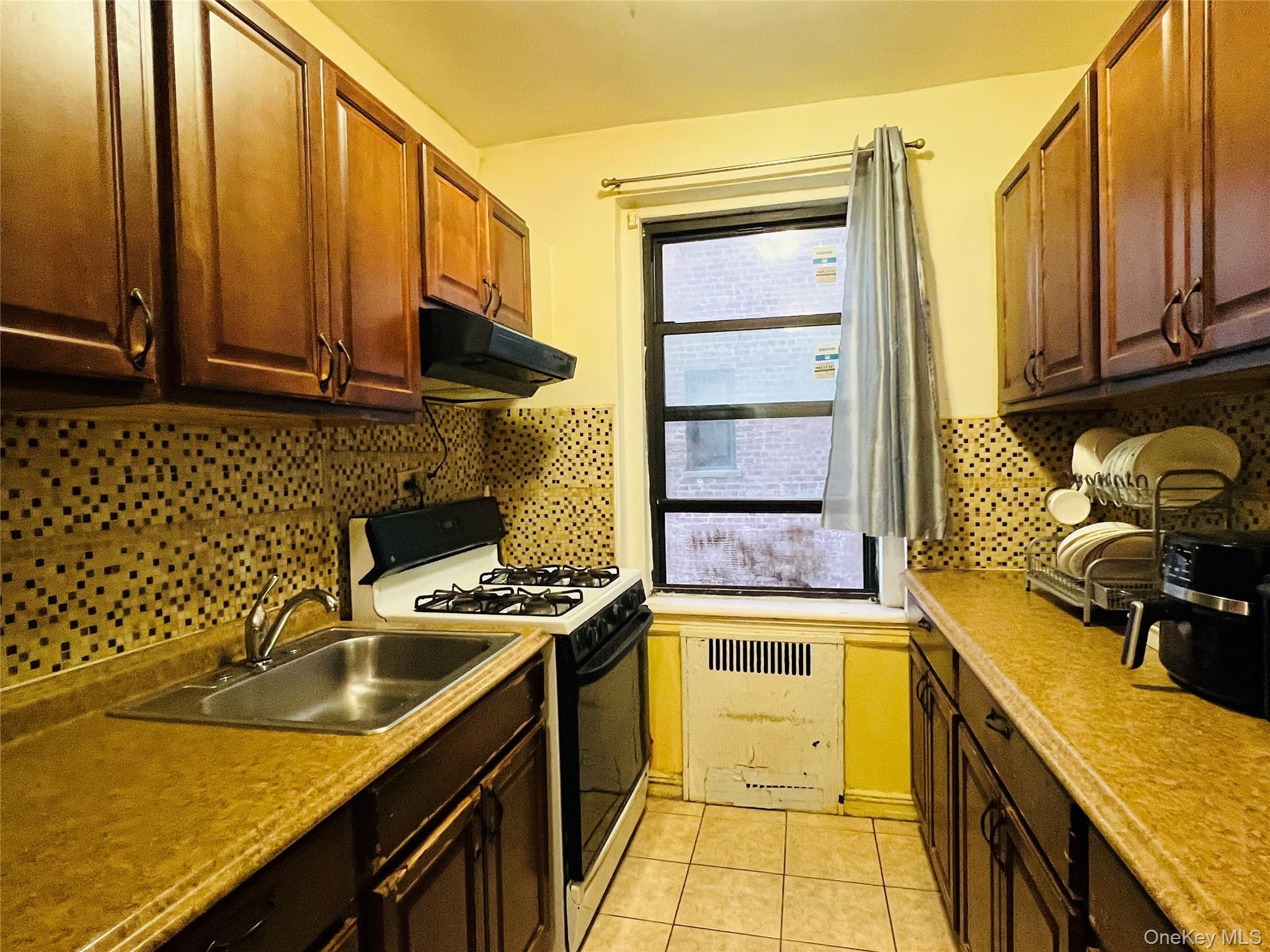 9211 35th Avenue # 4N, Jackson Heights, NY 11372