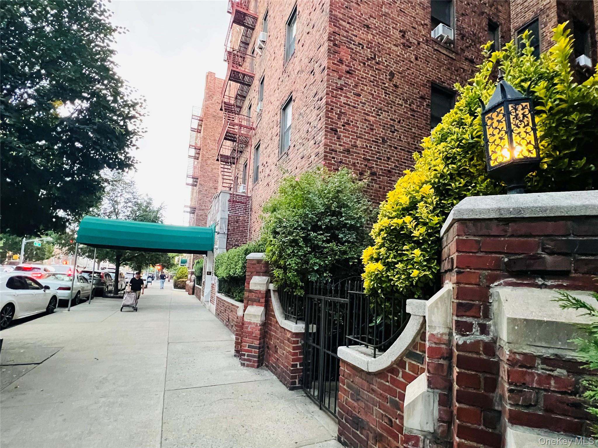 9211 35th Avenue # 4N, Jackson Heights, NY 11372
