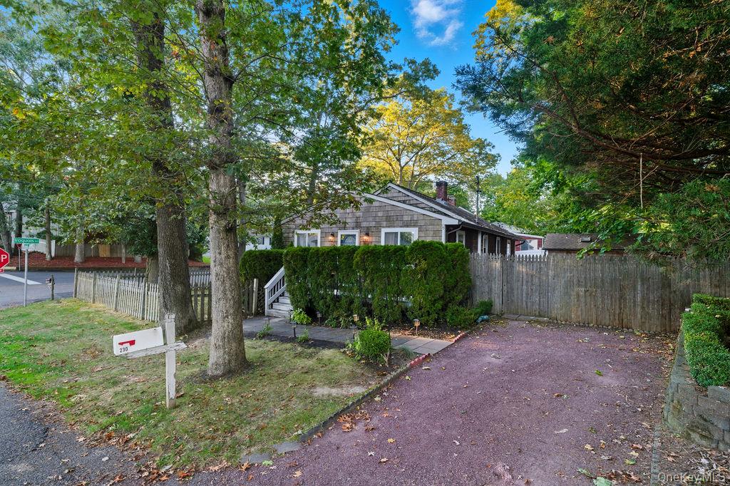 230 Lakeside Trail, Ridge, NY 11961