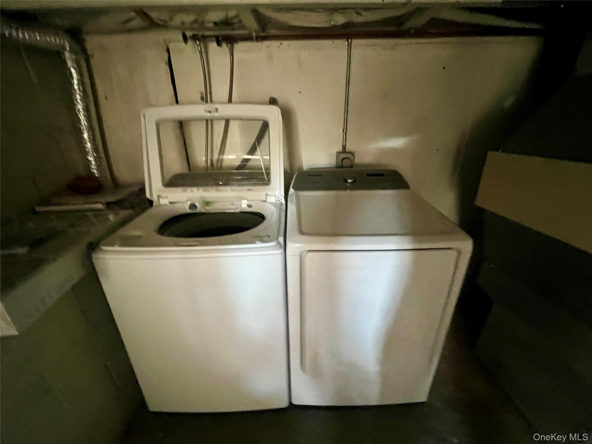 230 Lakeside Trail, Ridge, NY 11961