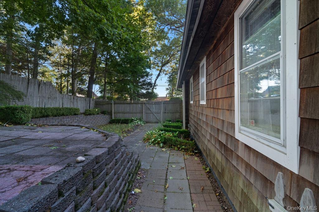 230 Lakeside Trail, Ridge, NY 11961