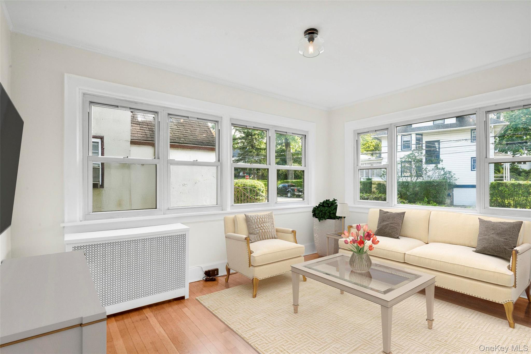 506 Siwanoy Place, Pelham, NY 10803