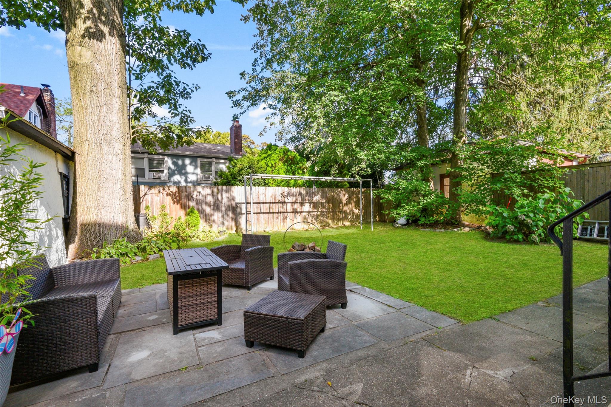 506 Siwanoy Place, Pelham, NY 10803