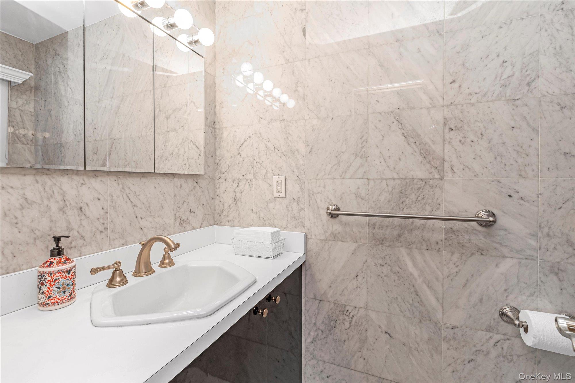 14 Olive Court, Rockville Centre, NY 11570