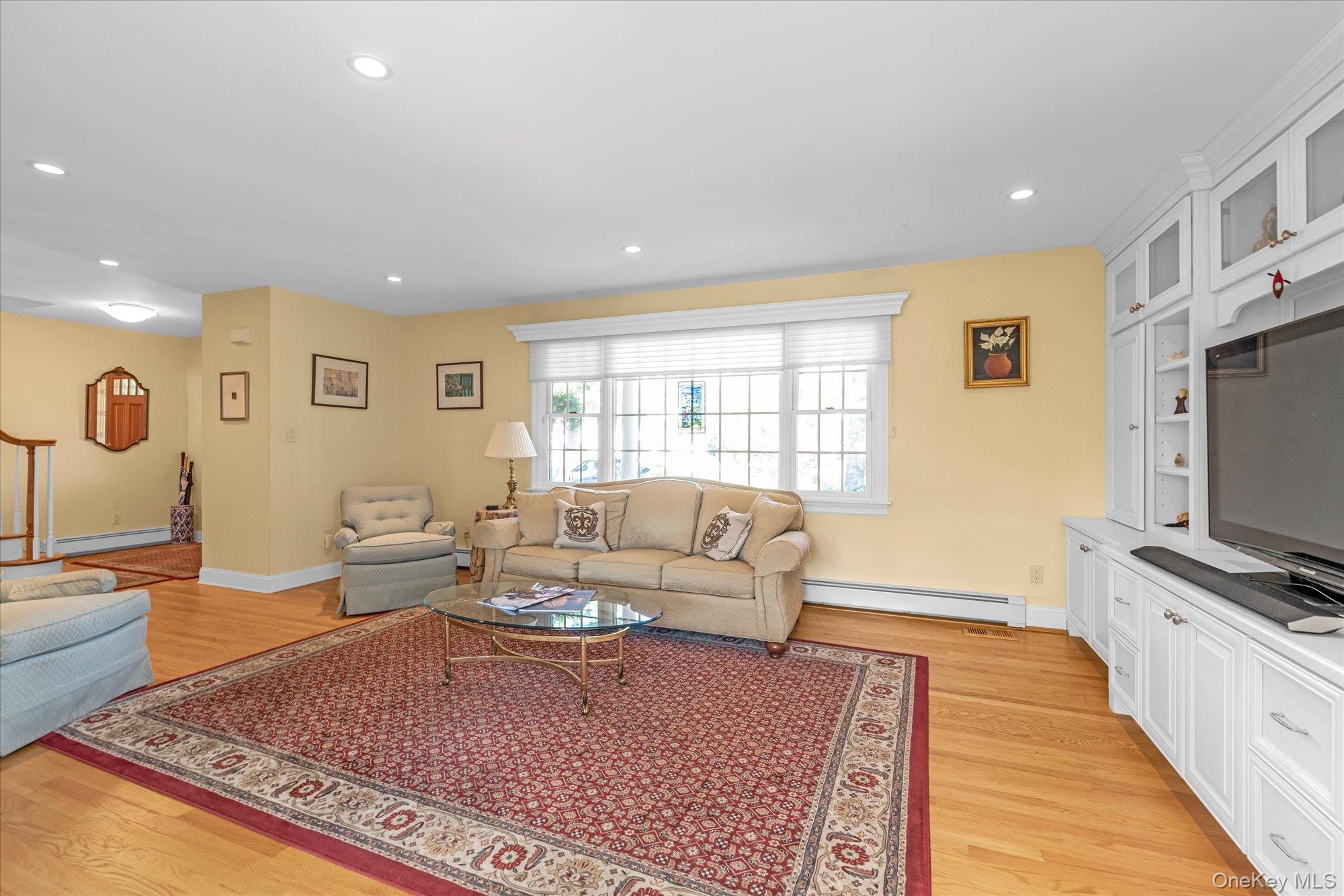 14 Olive Court, Rockville Centre, NY 11570