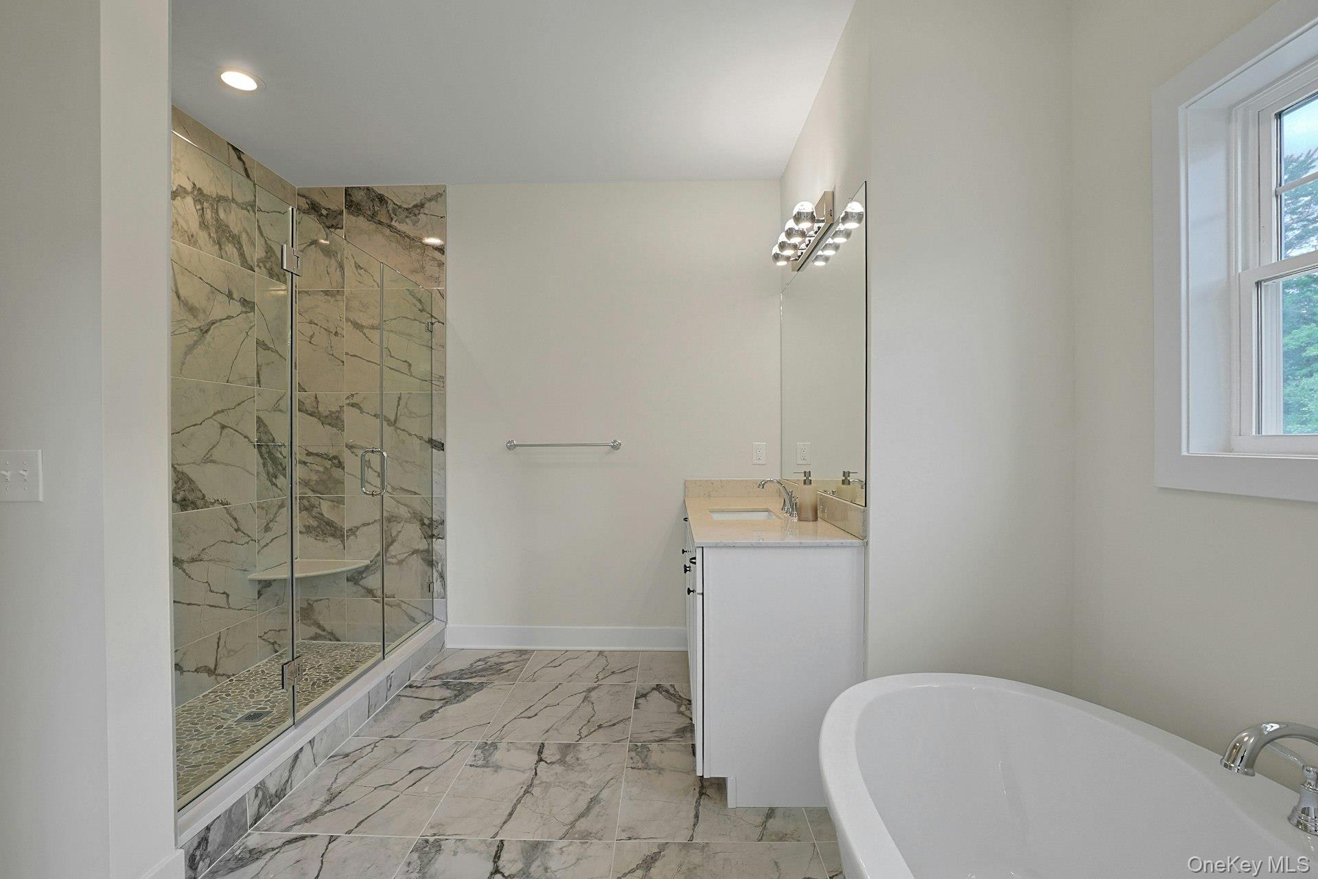 16 McDonald Court, New Windsor, NY 12553