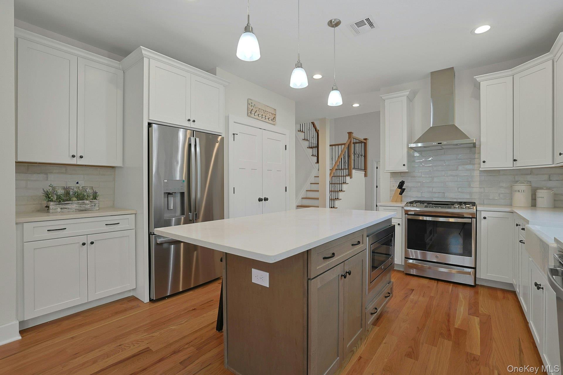 16 McDonald Court, New Windsor, NY 12553