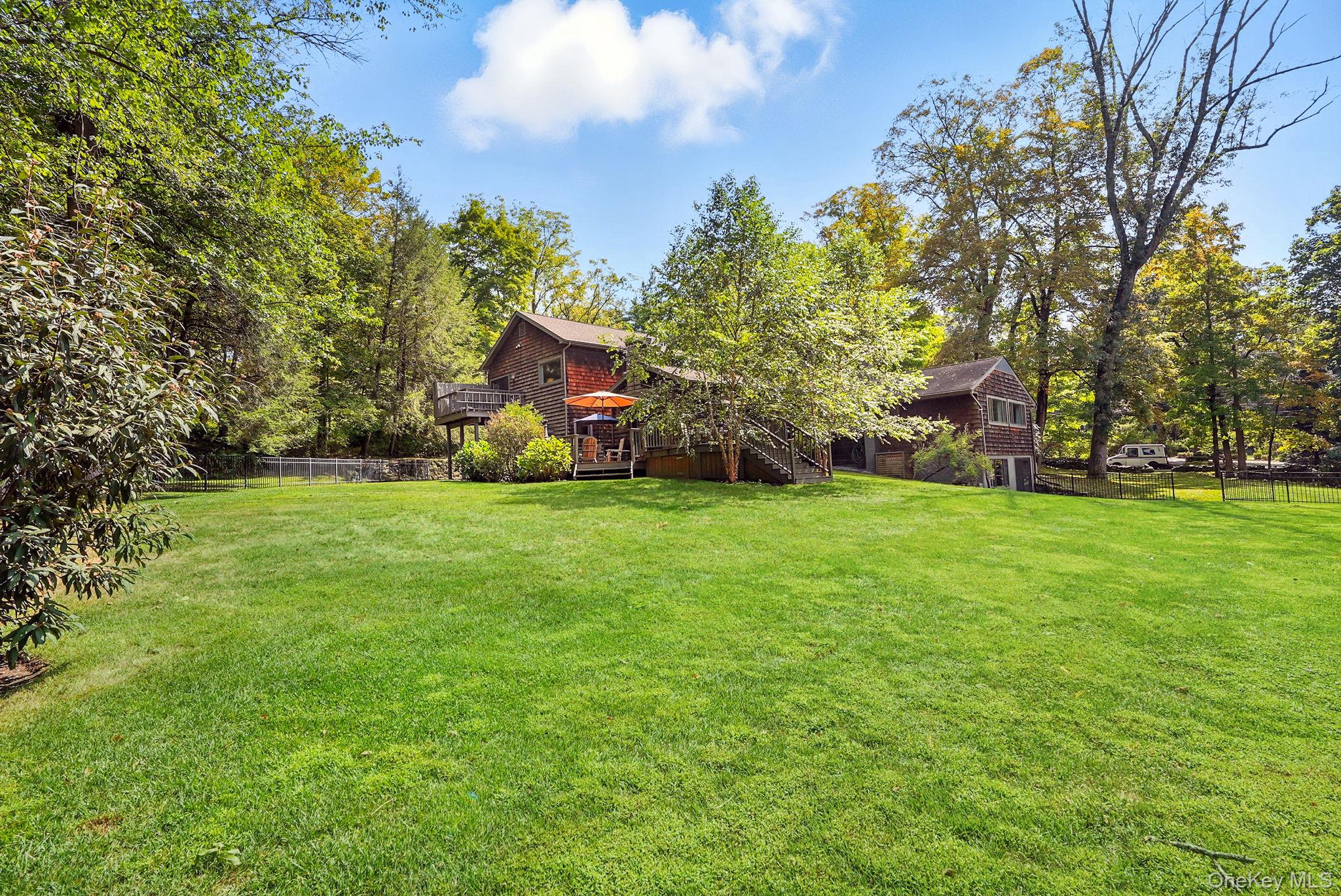 417 Long Hill Road E, Briarcliff Manor, NY 10510