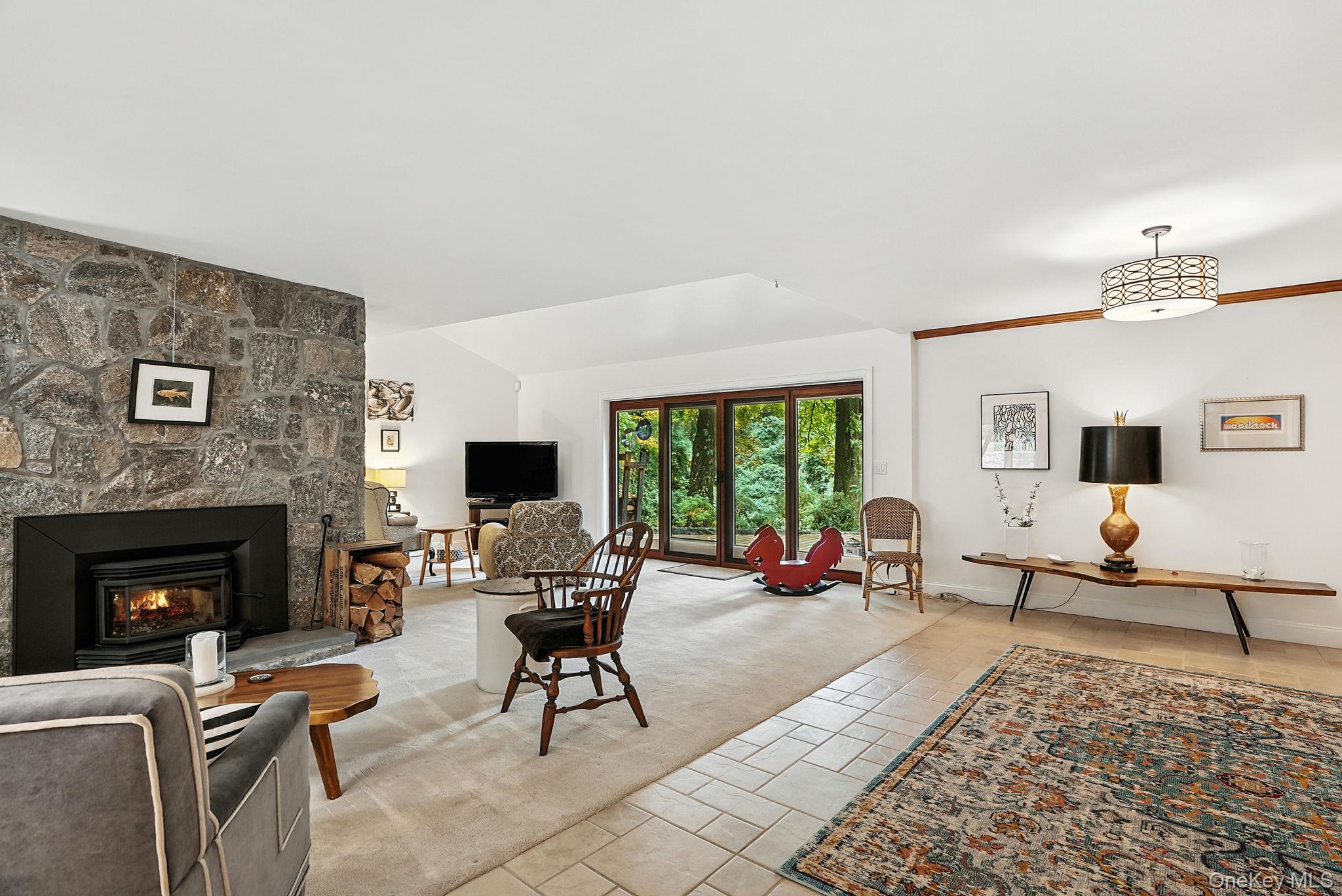 417 Long Hill Road E, Briarcliff Manor, NY 10510