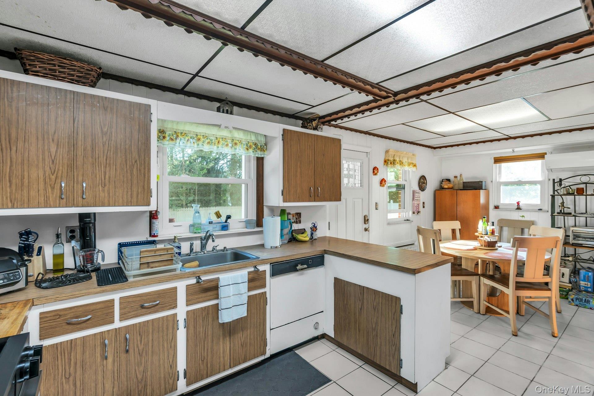 24 Ormond Street, Dix Hills, NY 11746