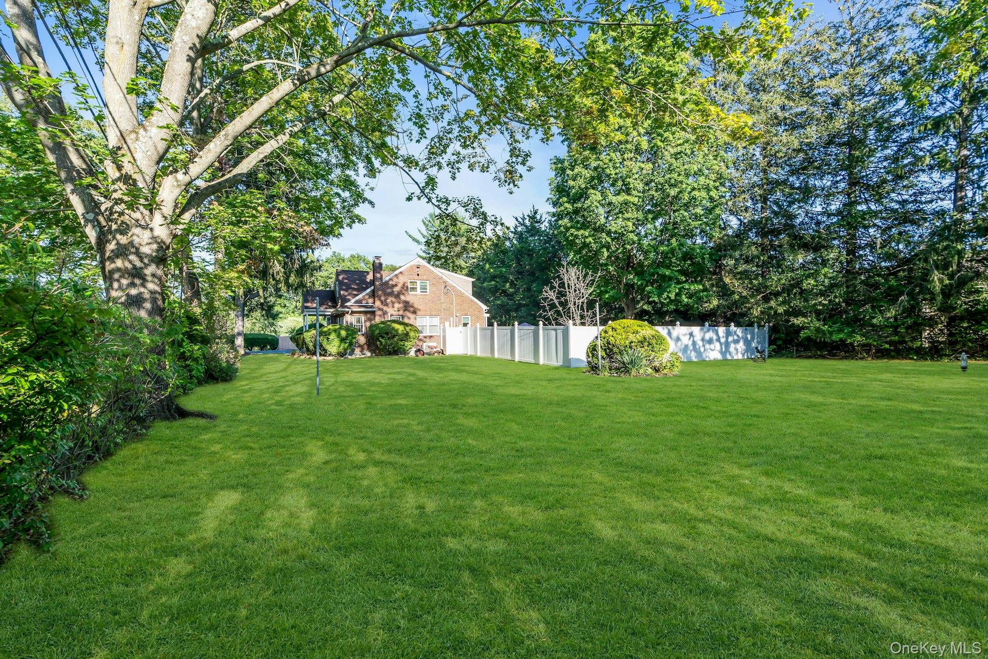 24 Ormond Street, Dix Hills, NY 11746