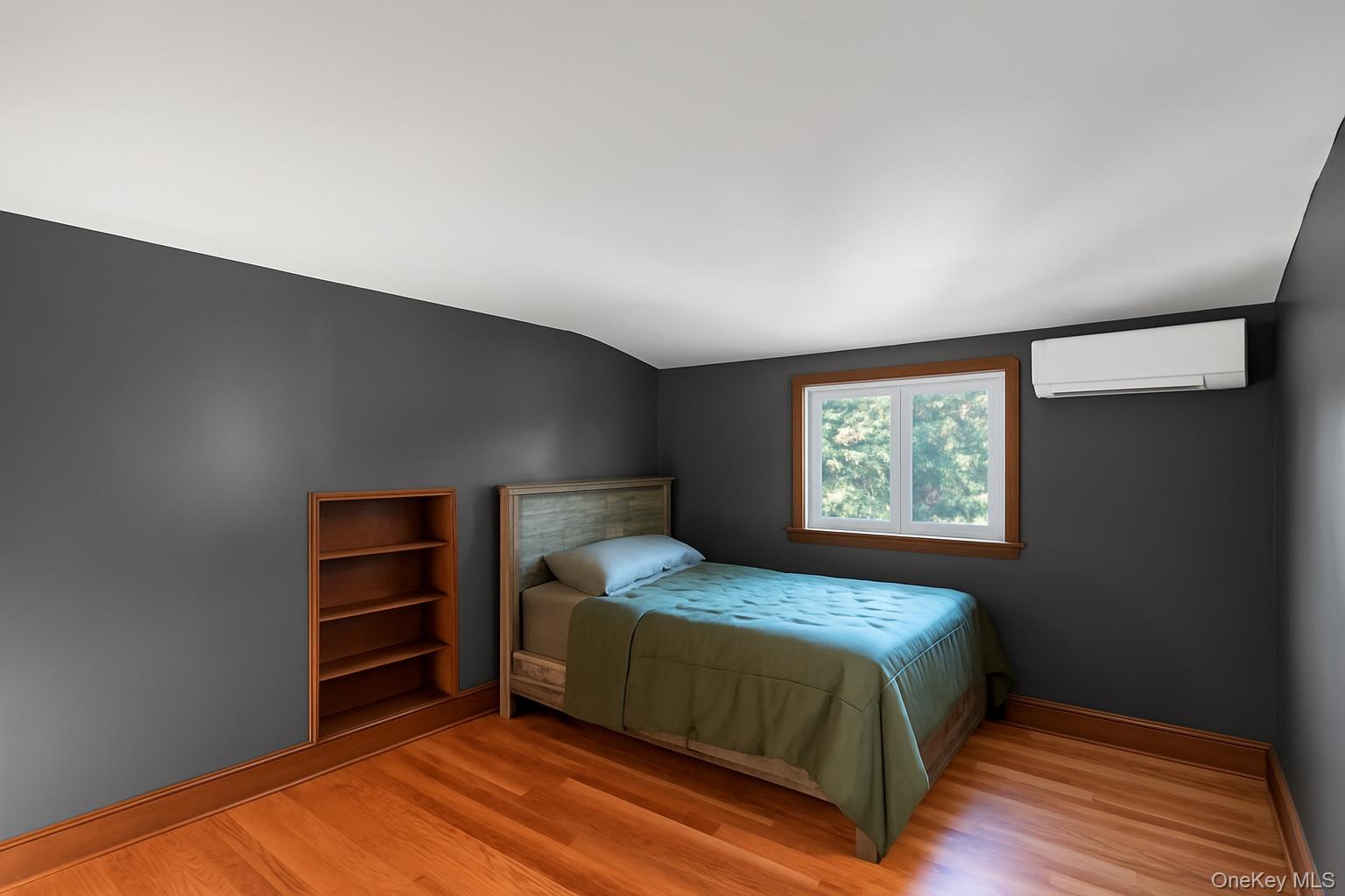 24 Ormond Street, Dix Hills, NY 11746