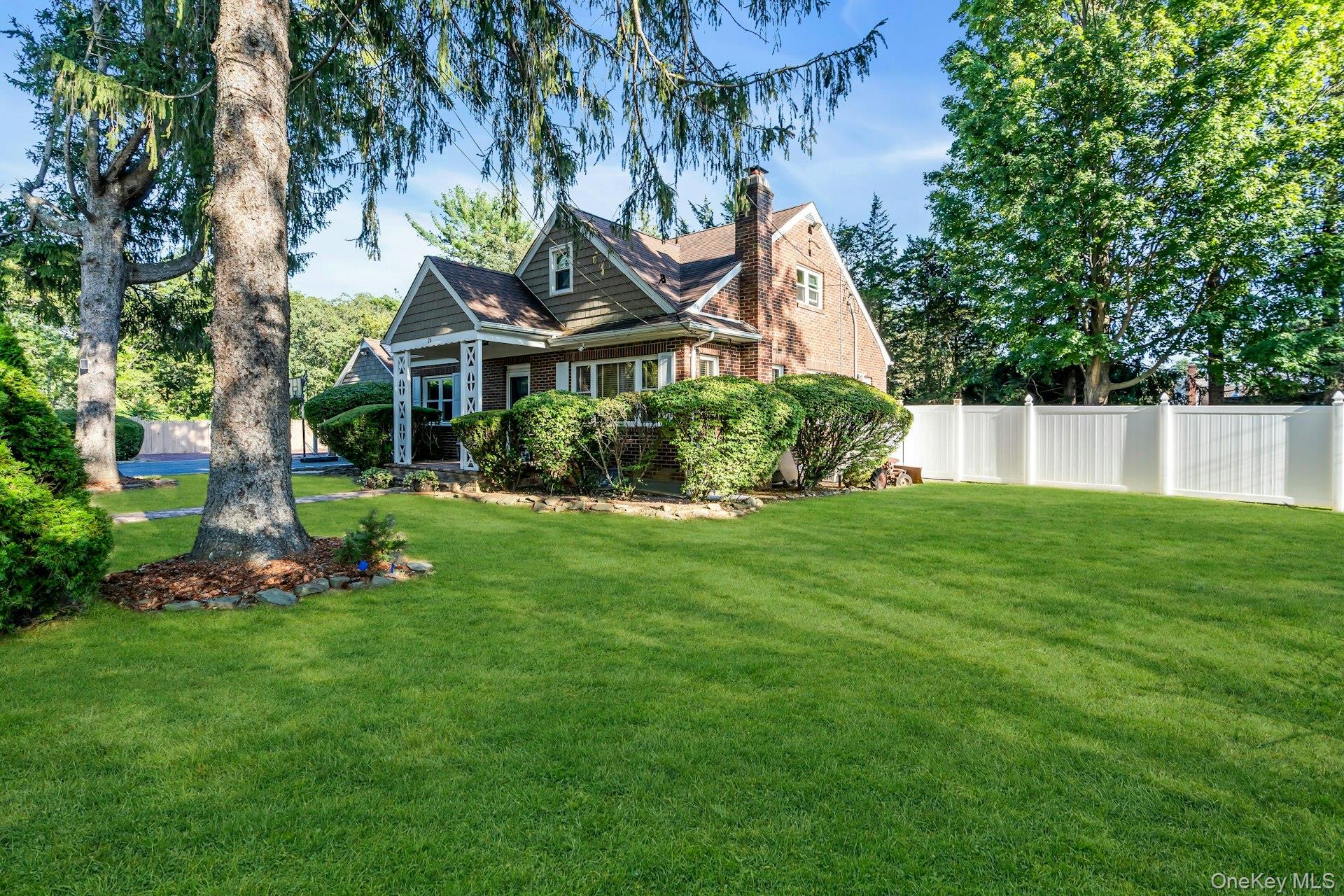 24 Ormond Street, Dix Hills, NY 11746