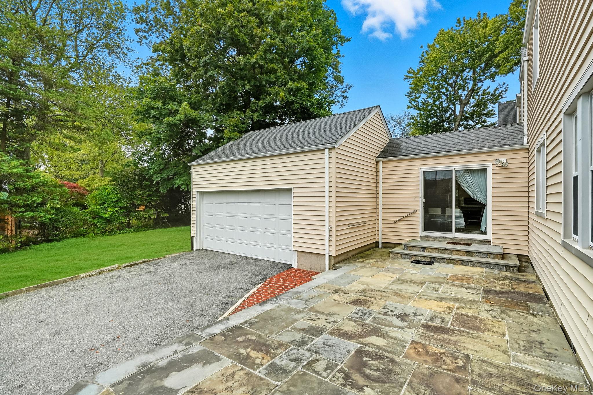 115 Hartsdale Avenue, White Plains, NY 10606