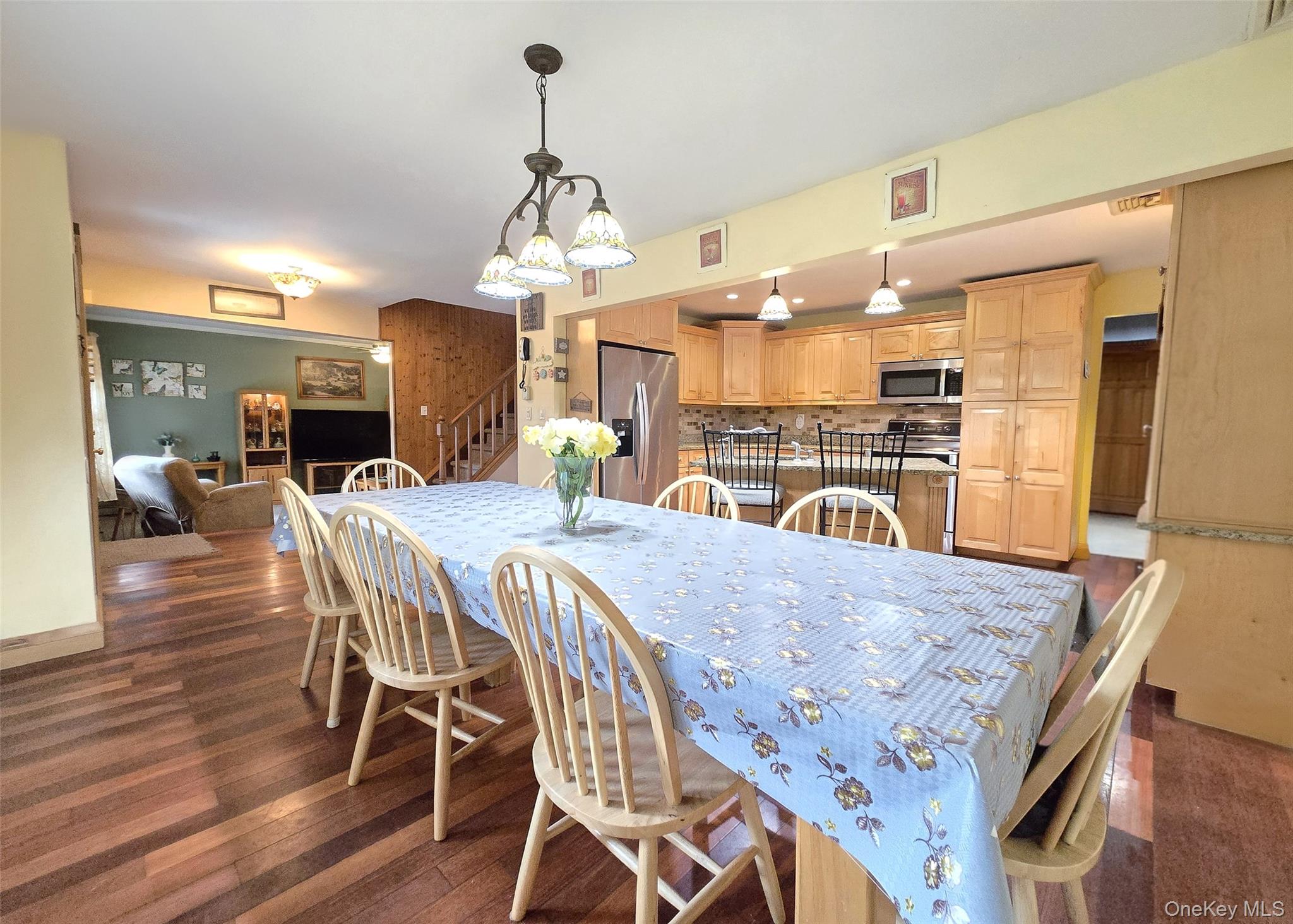 423 Alphabet Street, Holbrook, NY 11741