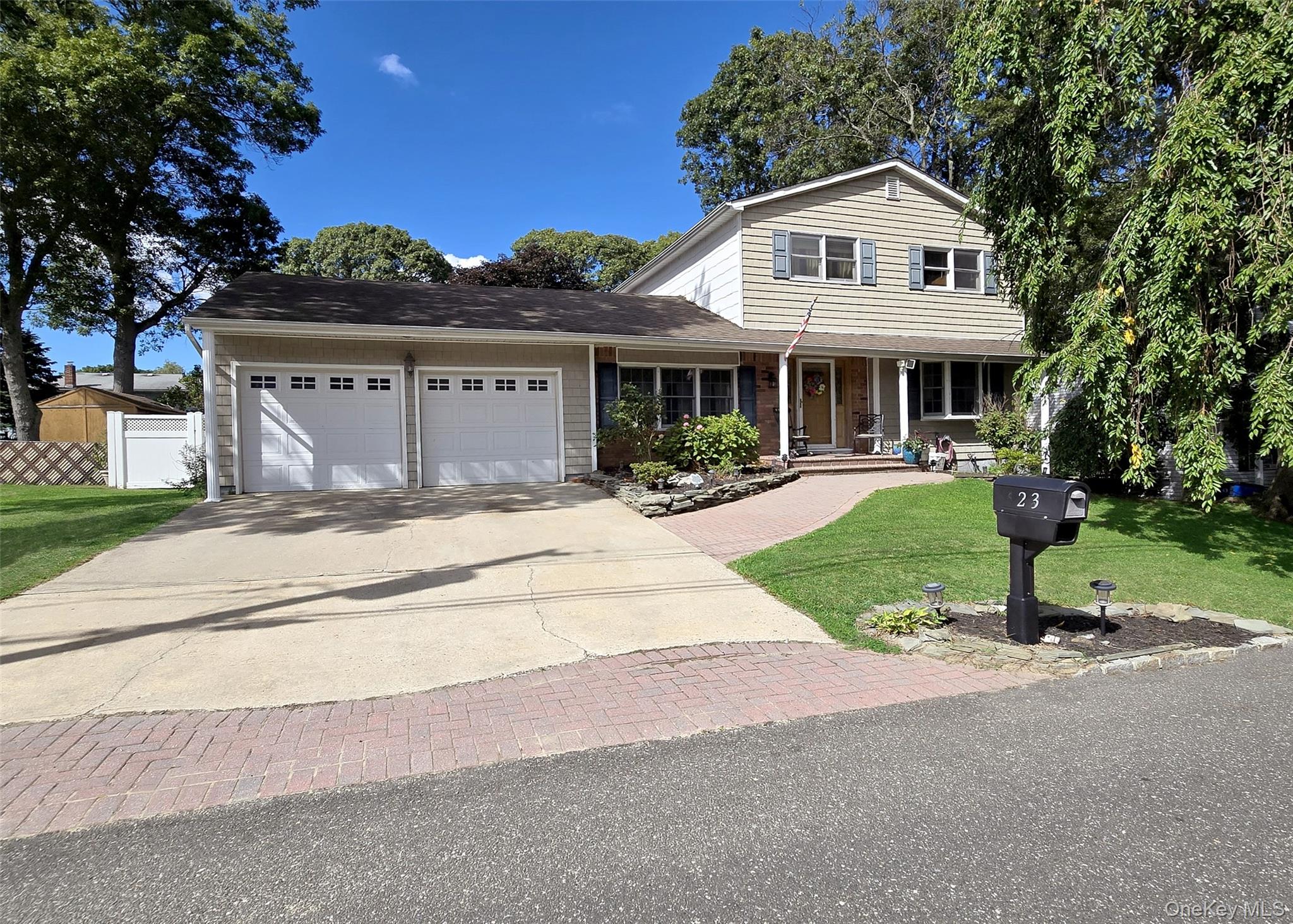 423 Alphabet Street, Holbrook, NY 11741