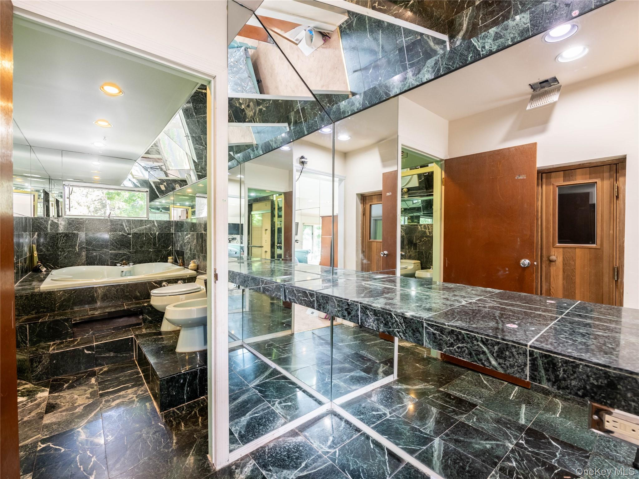 100 Station Road, Great Neck, NY 11023