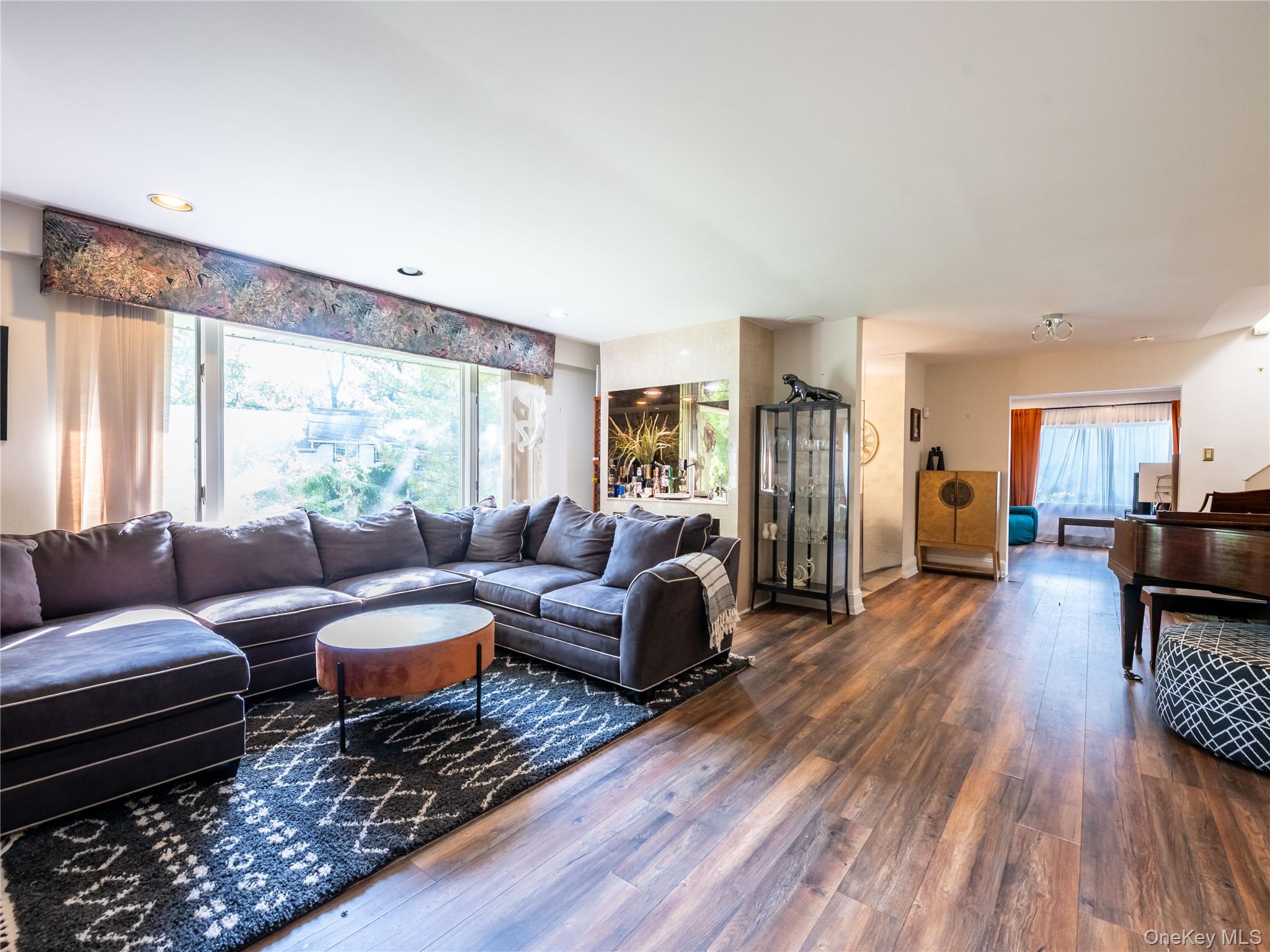 100 Station Road, Great Neck, NY 11023