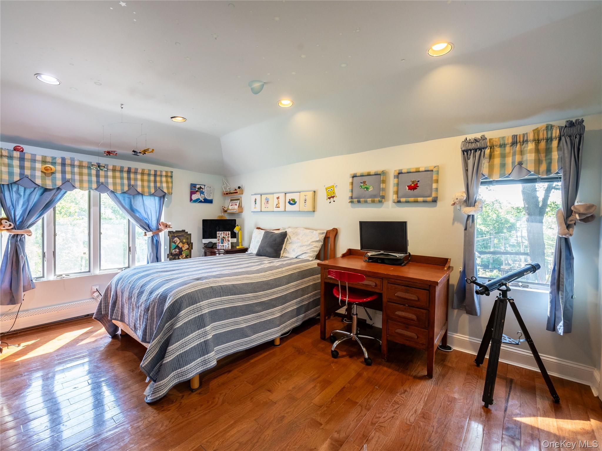 100 Station Road, Great Neck, NY 11023