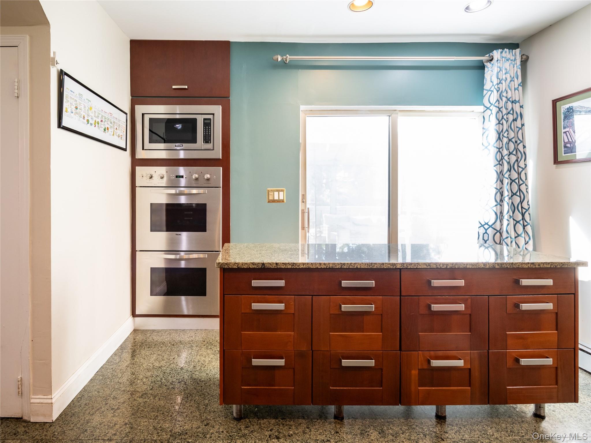 100 Station Road, Great Neck, NY 11023