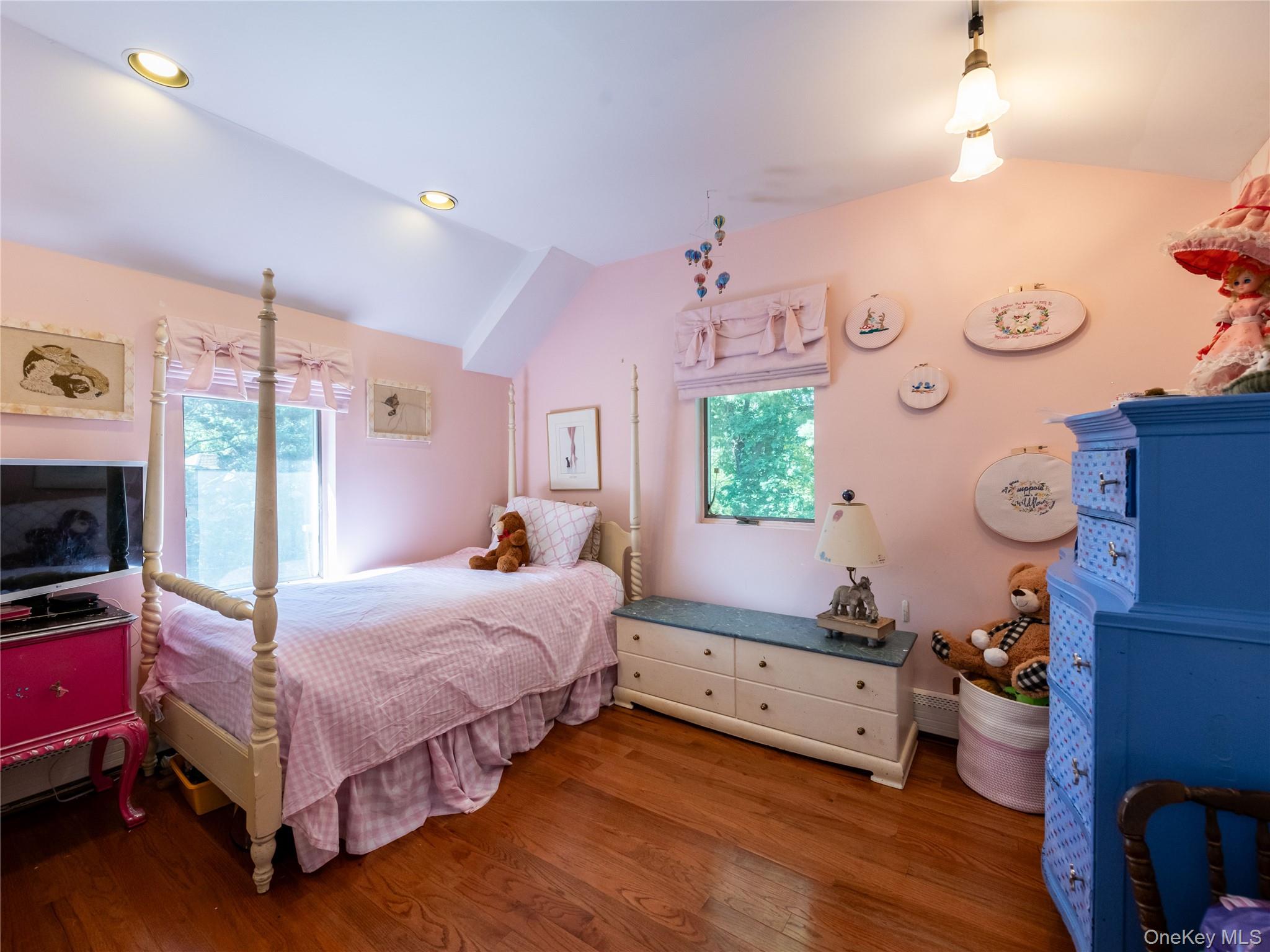 100 Station Road, Great Neck, NY 11023