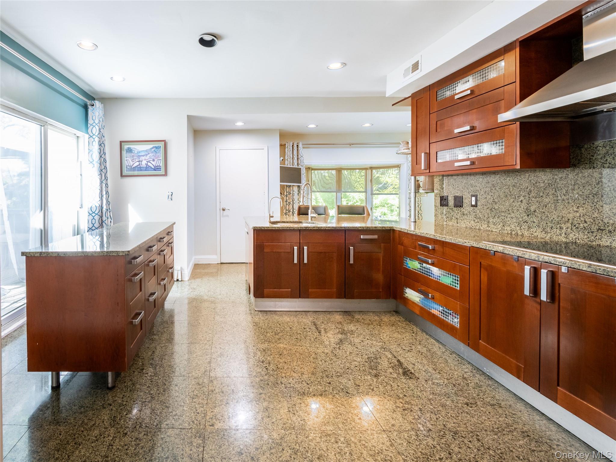 100 Station Road, Great Neck, NY 11023