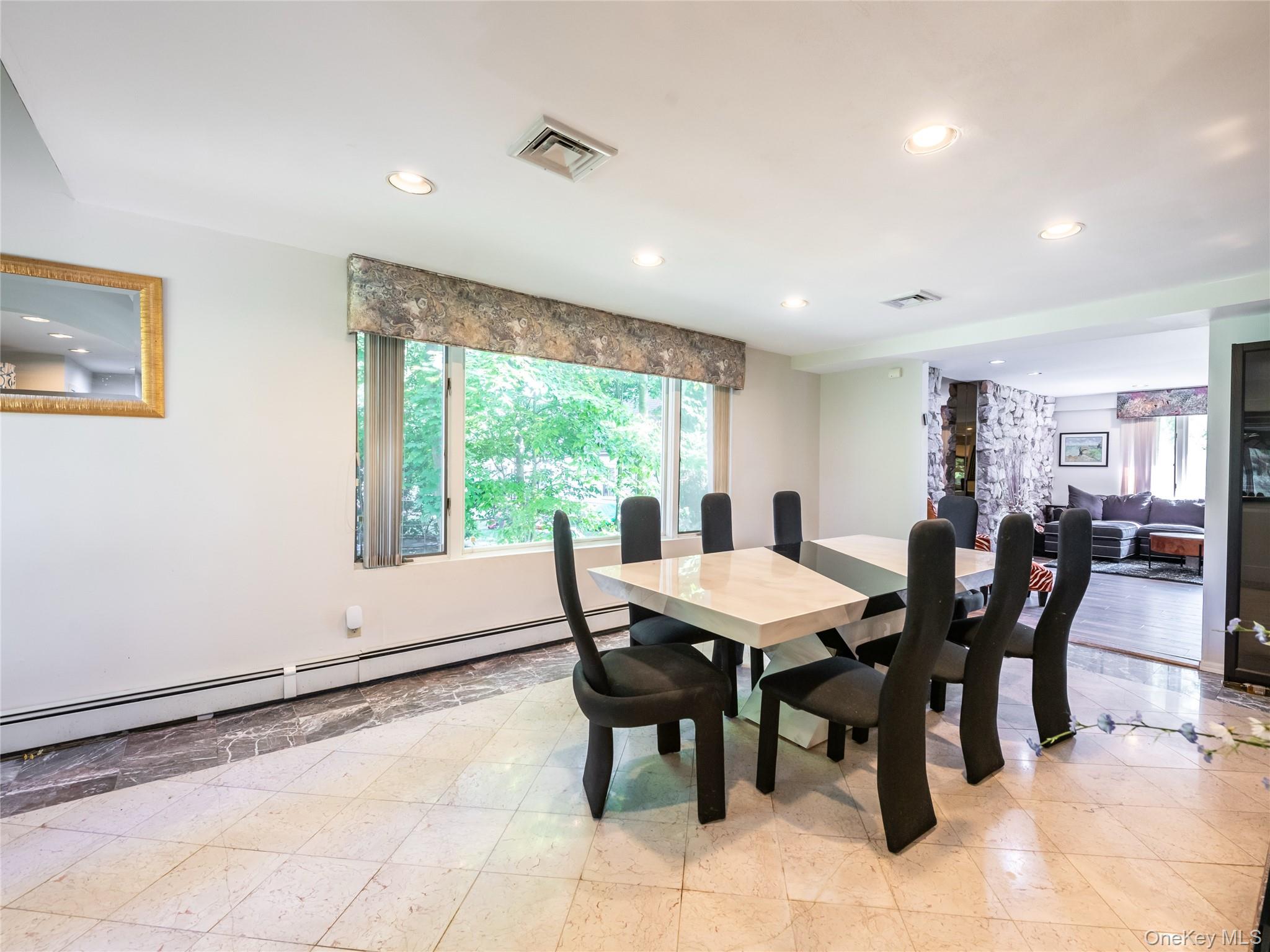 100 Station Road, Great Neck, NY 11023