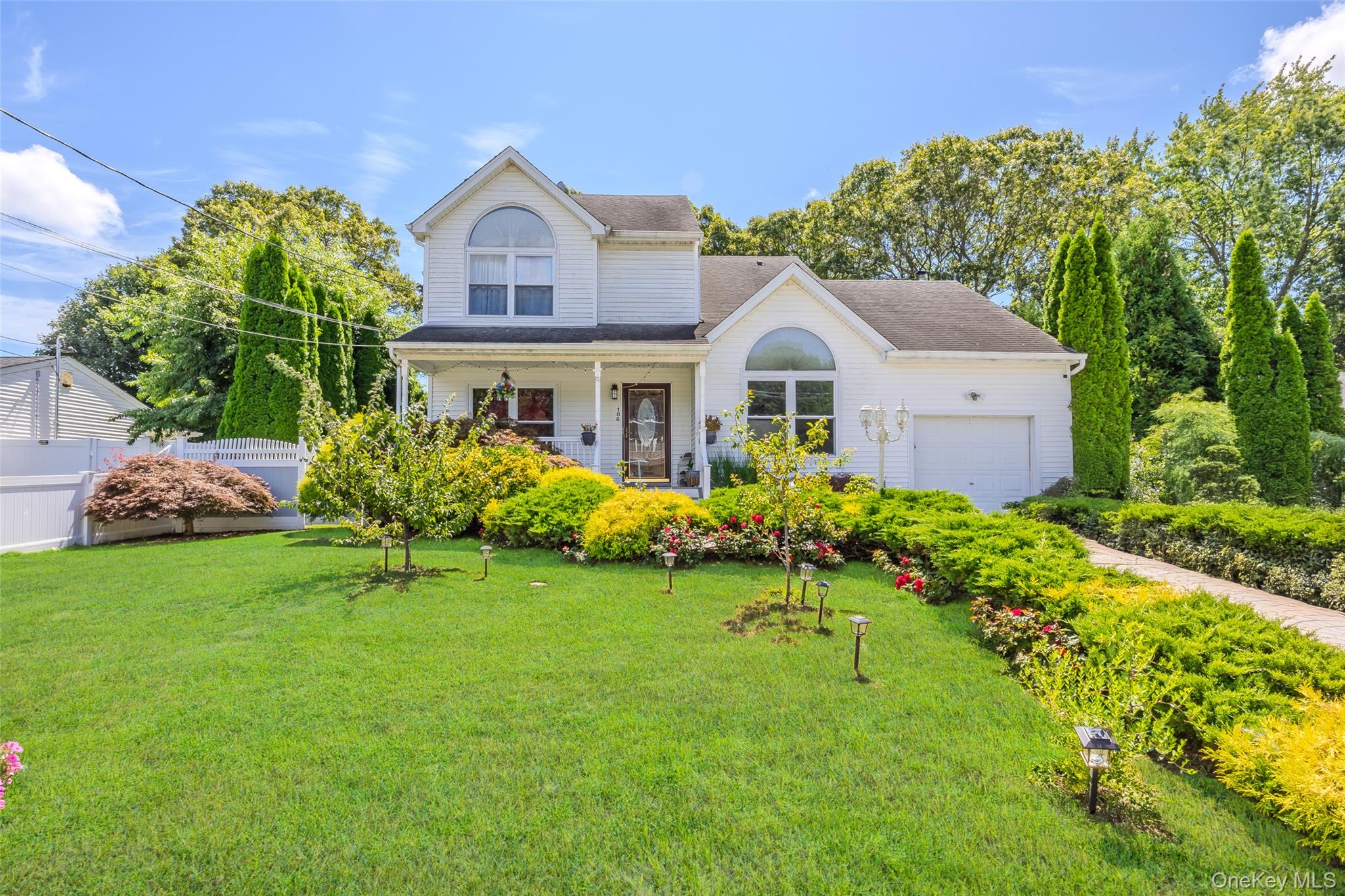 106 Chanel Drive E, Brookhaven, NY 11967