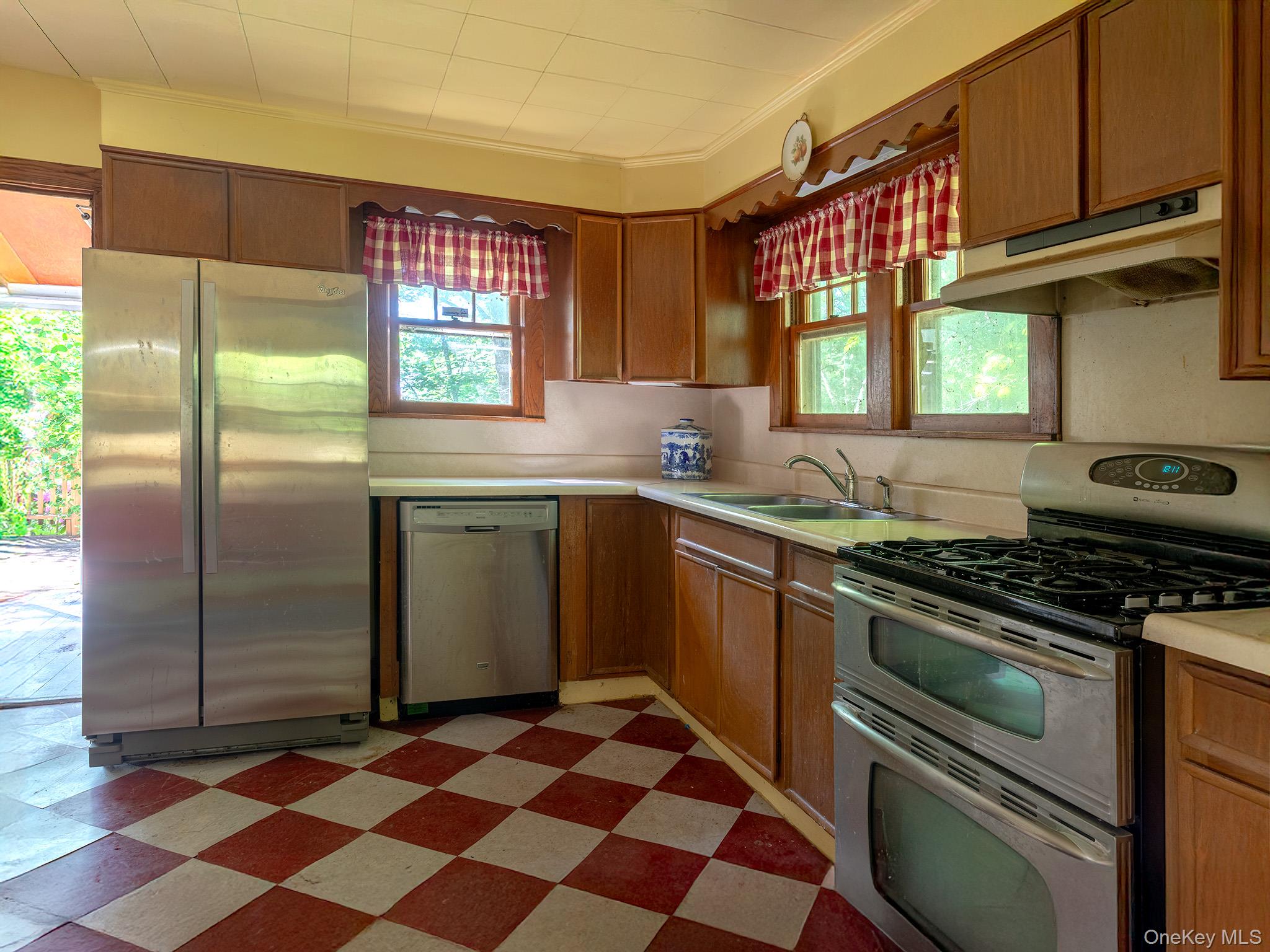 328 Lakeview Drive, Highland Lake, NY 12743