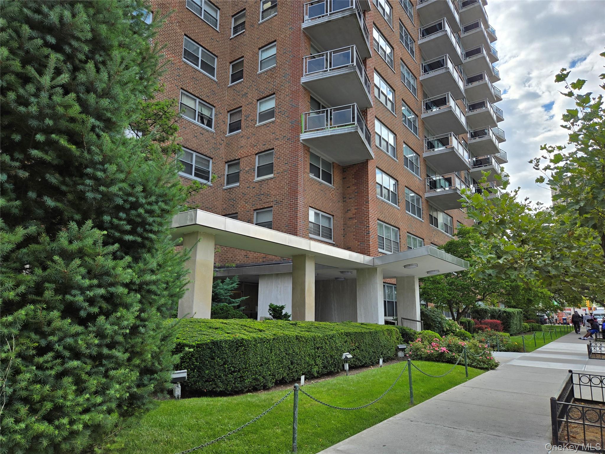 70-31 108th Street # 12F, Forest Hills, NY 11375