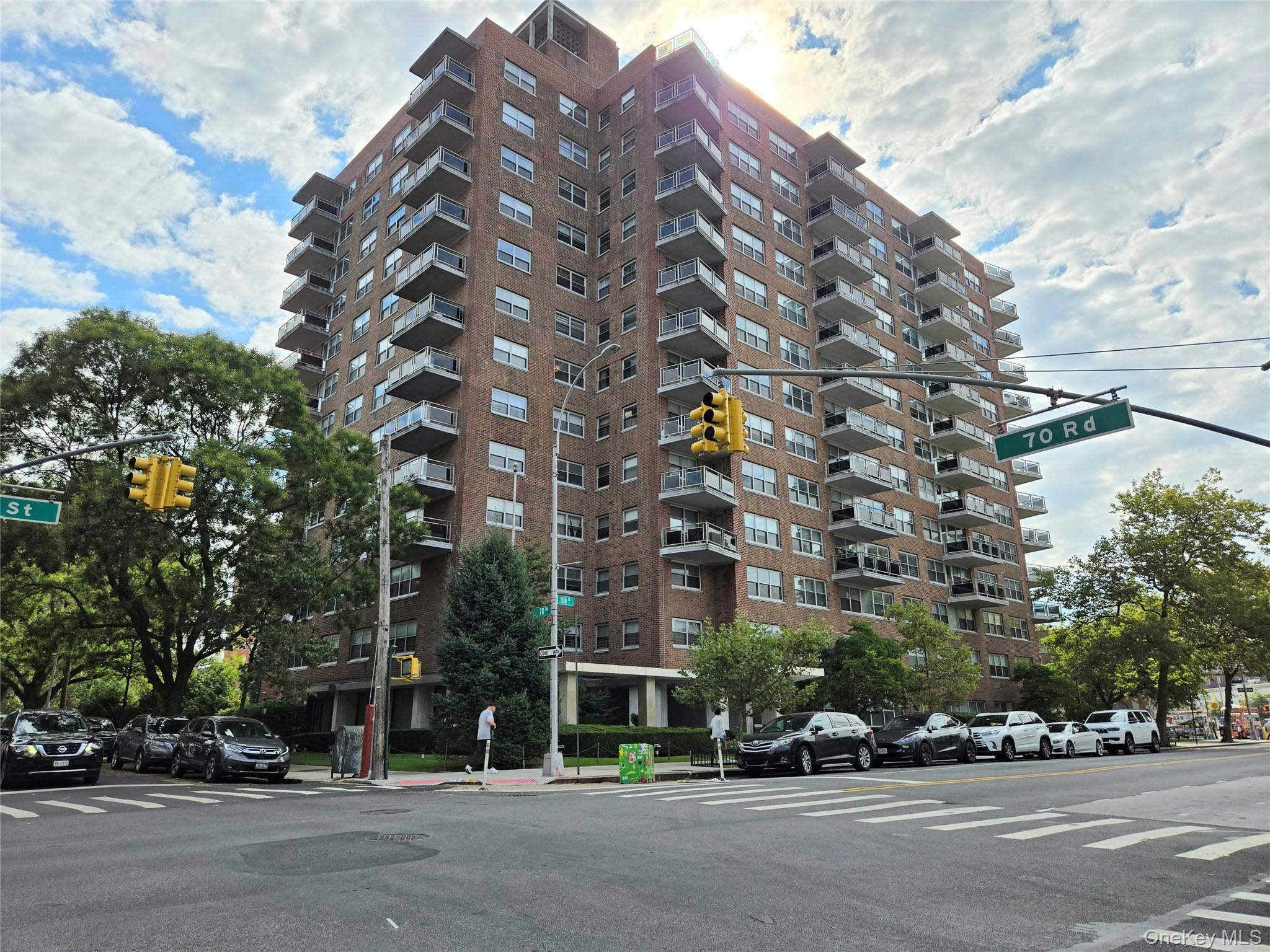 70-31 108th Street # 12F, Forest Hills, NY 11375