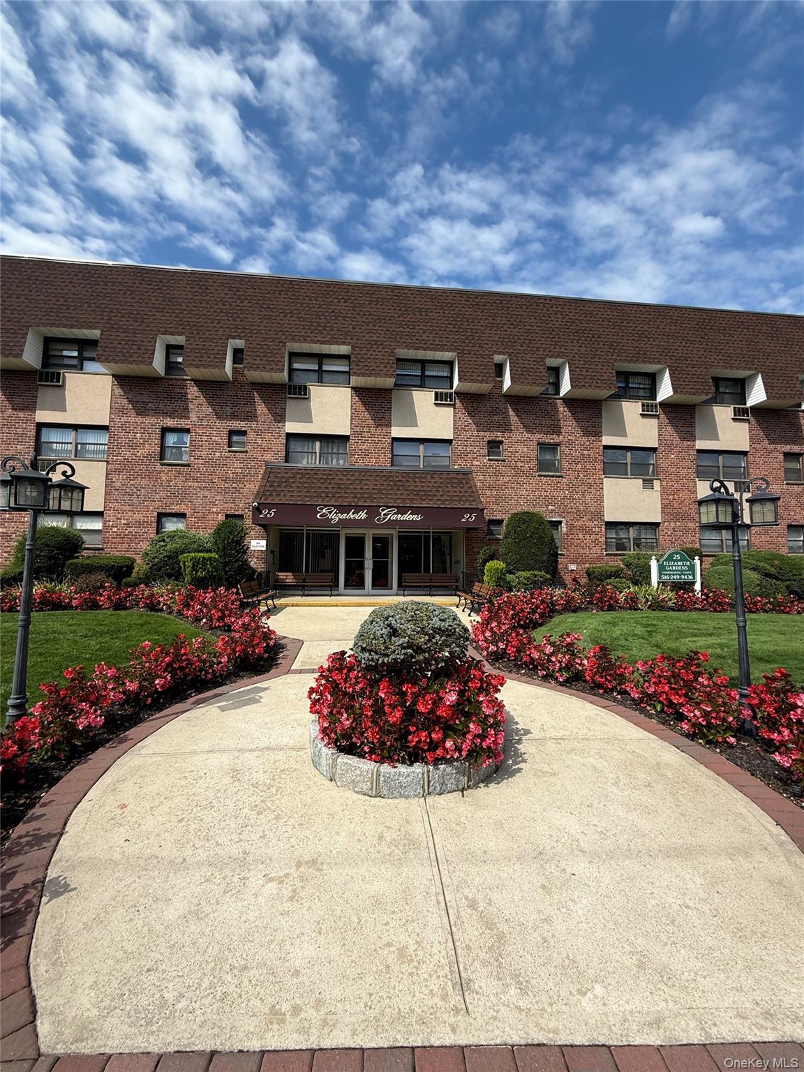 25 Elizabeth Street # 2H, Farmingdale, NY 11735