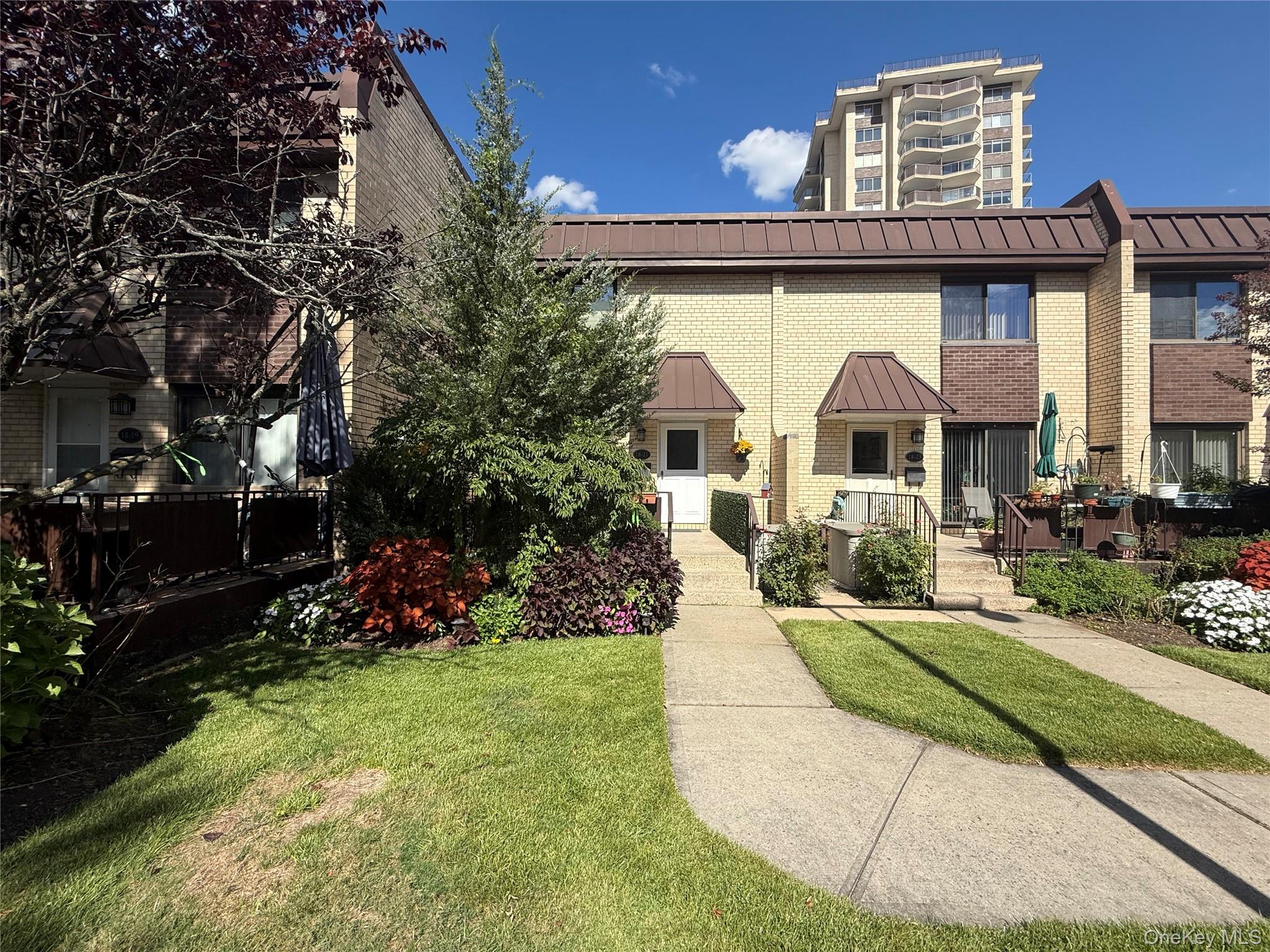 18-21 215th Street # TH 24, Bayside, NY 11360