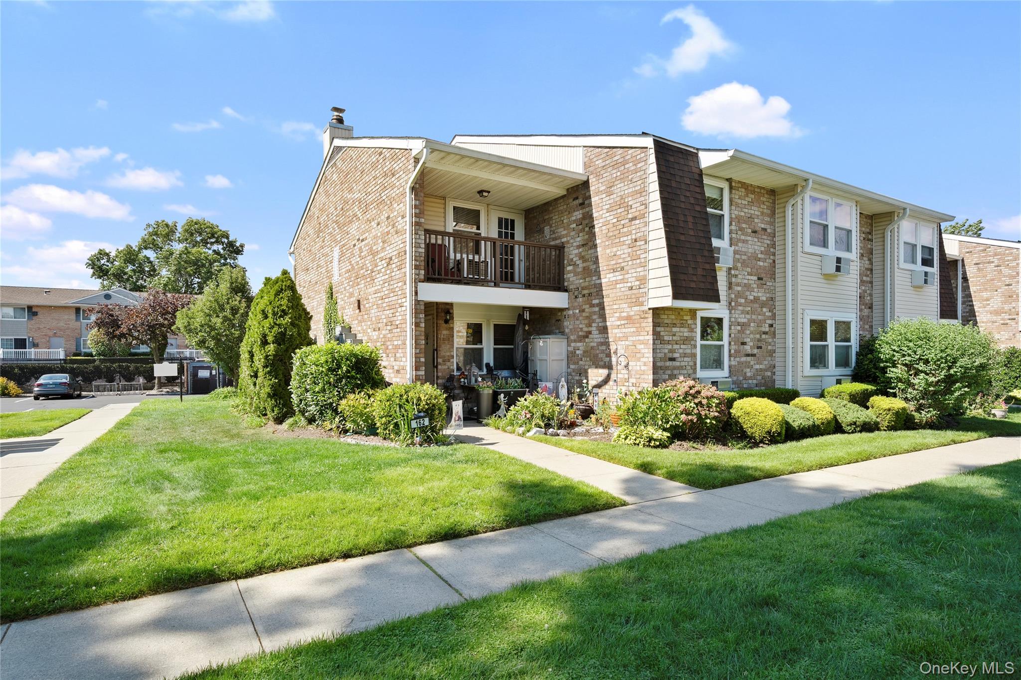 162 Millard # 162, West Babylon, NY 11704