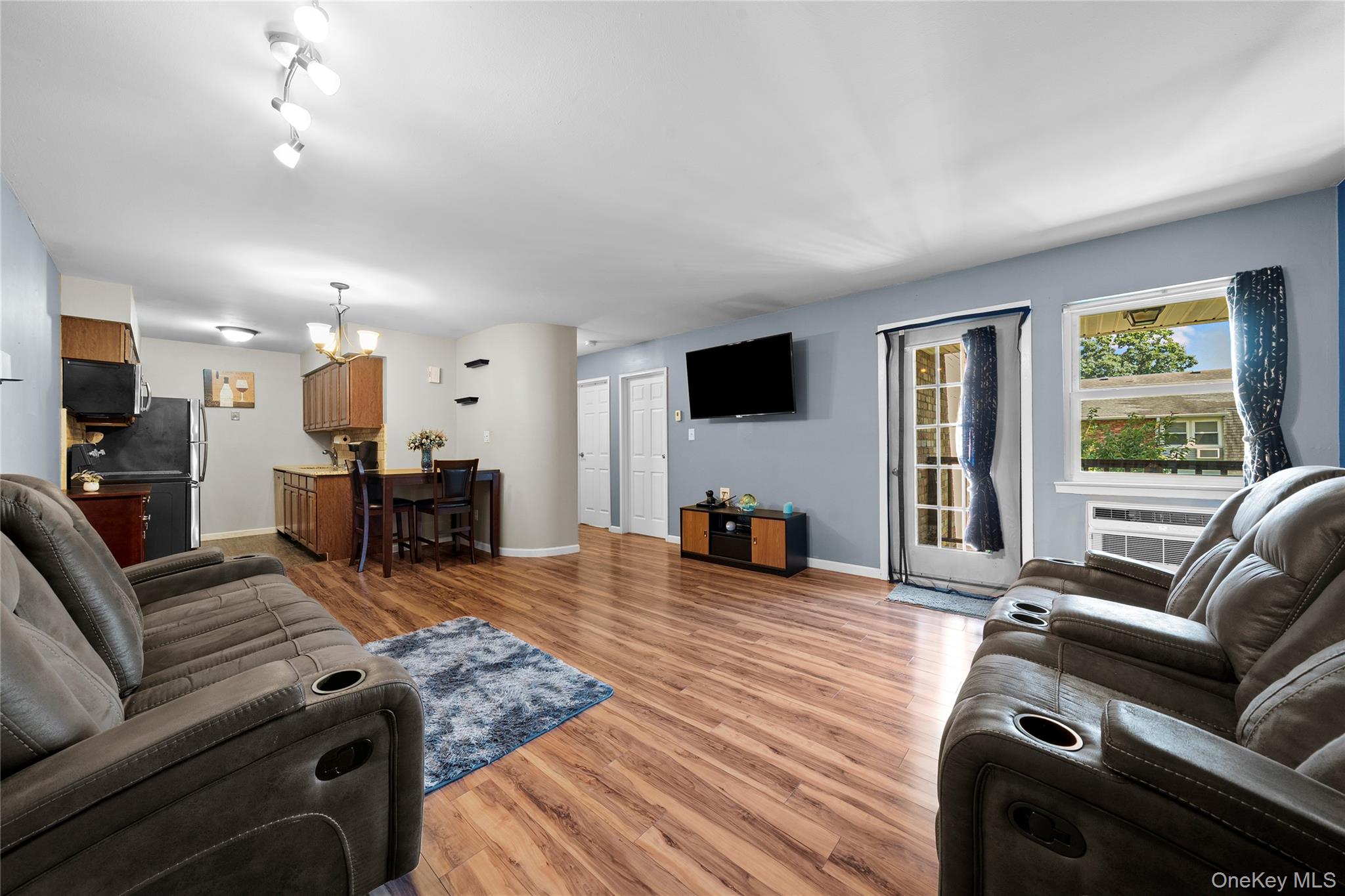 162 Millard # 162, West Babylon, NY 11704