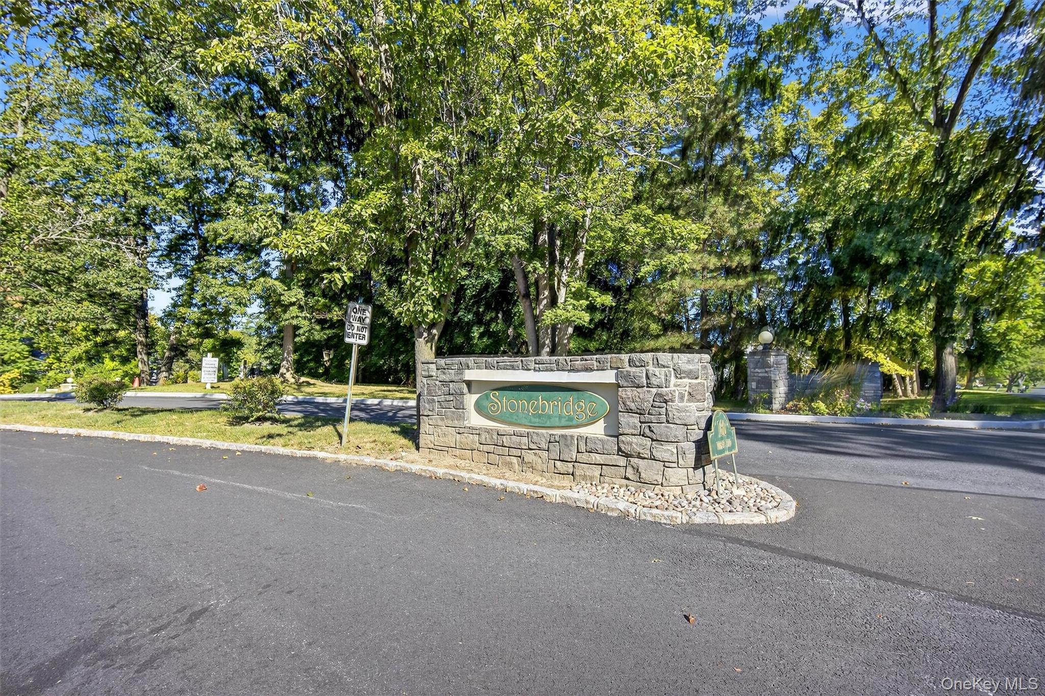 60 Muirfield Court, Poughkeepsie, NY 12603