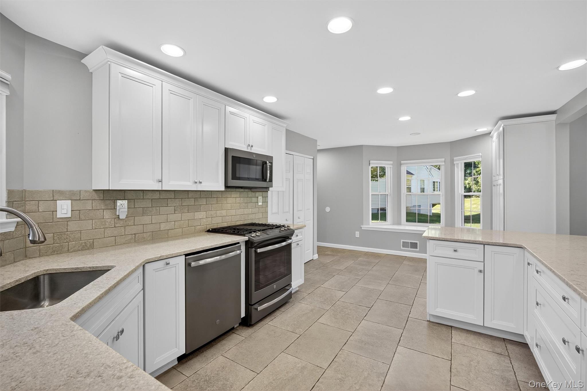 60 Muirfield Court, Poughkeepsie, NY 12603